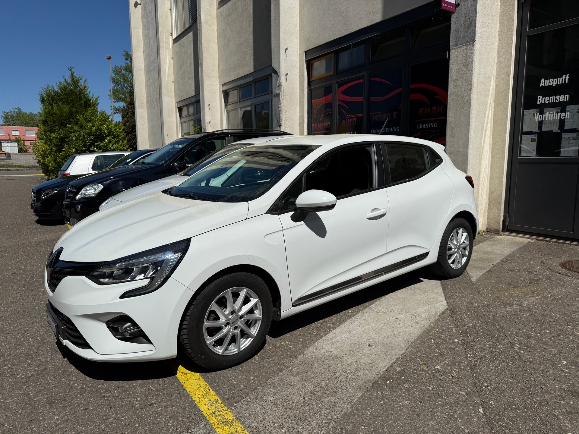 RENAULT Clio 1.0 Business-image-1