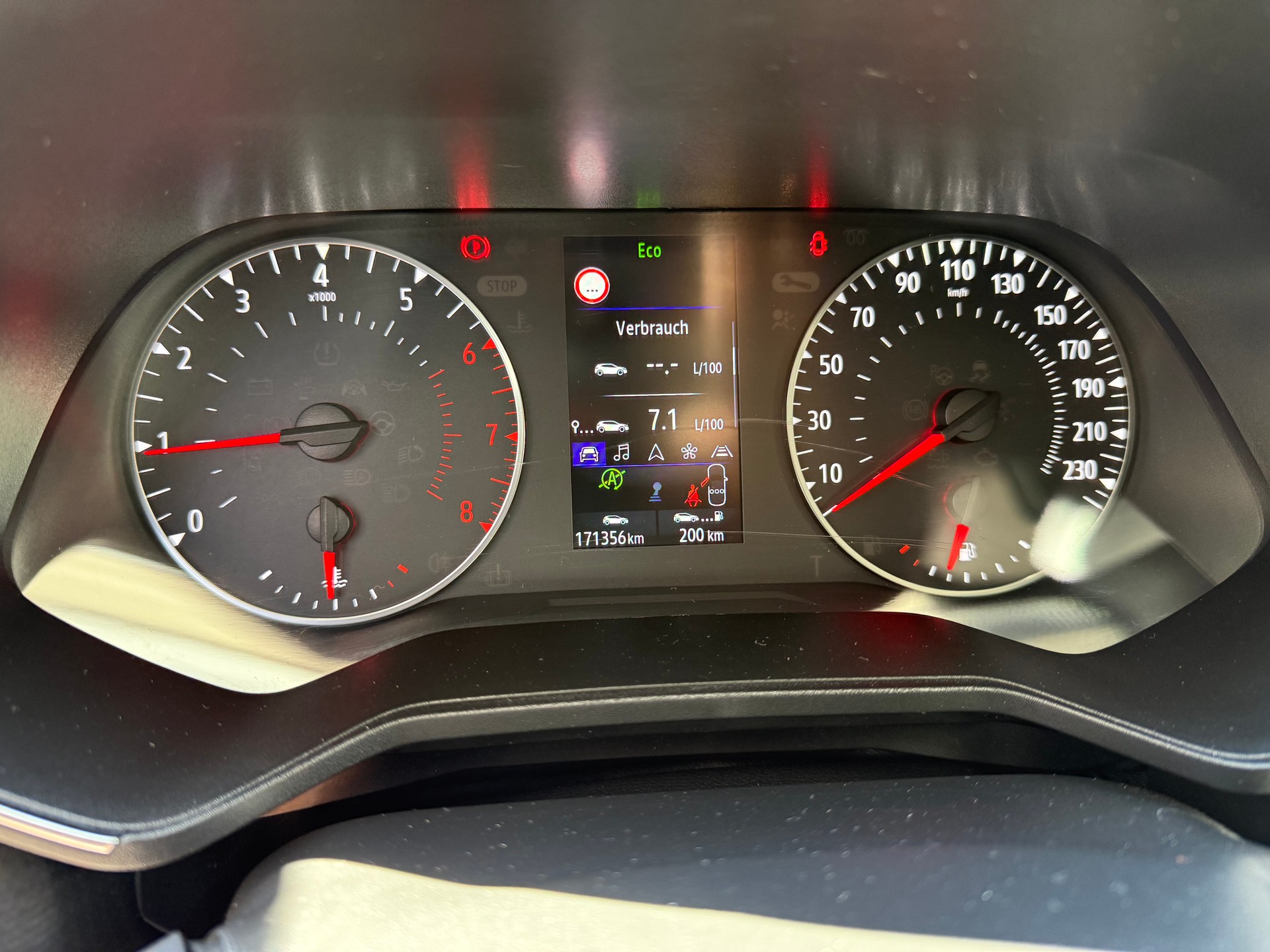 RENAULT Clio 1.0 Business-image-5