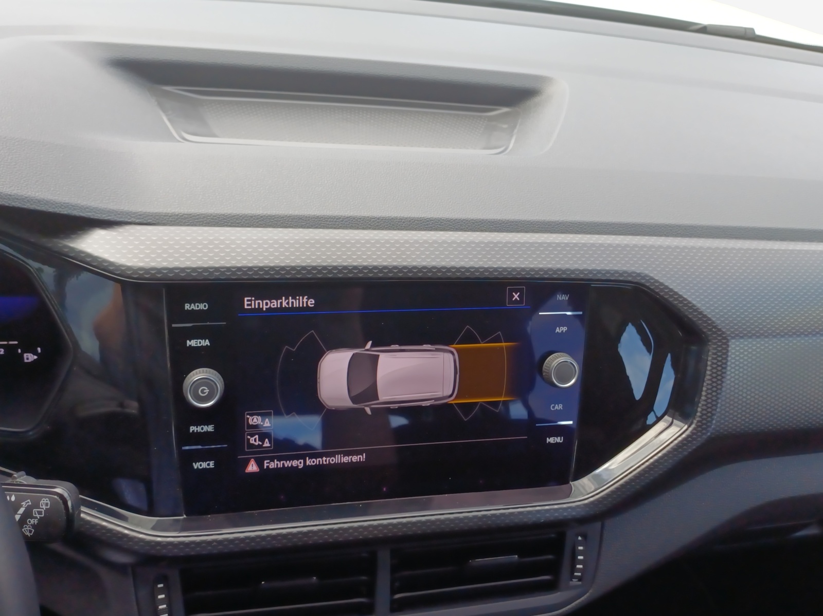 VW T-Cross 1.0 TSI Life-image-15