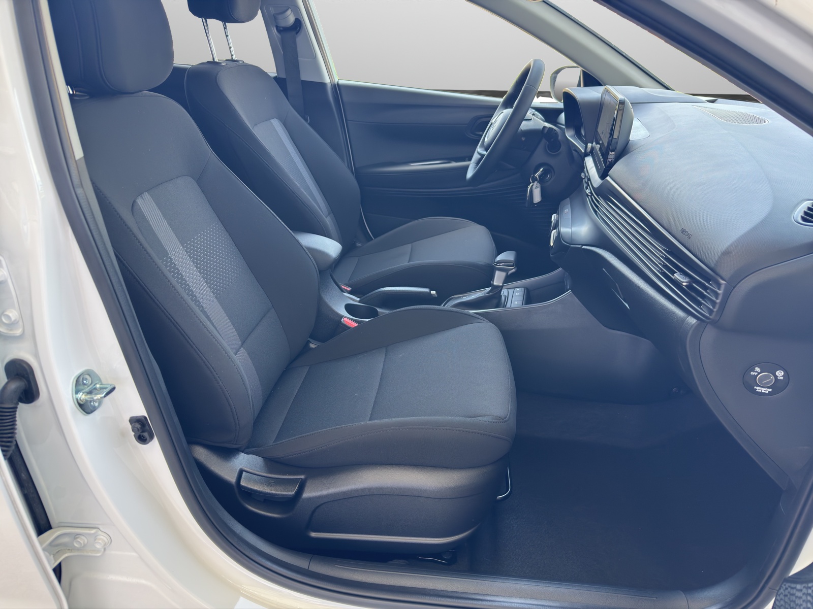 HYUNDAI i20 1.0 T-GDi Amplia-image-5