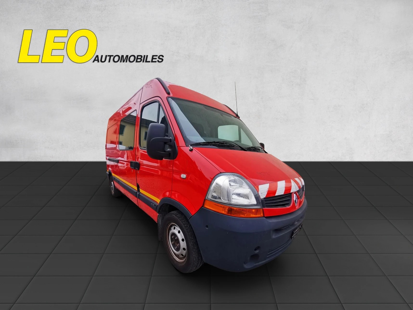 RENAULT Master T35 2.5dCi L2H2-image-0