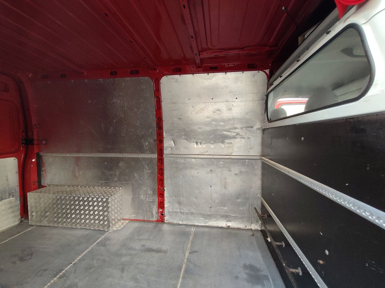 RENAULT Master T35 2.5dCi L2H2-image-8