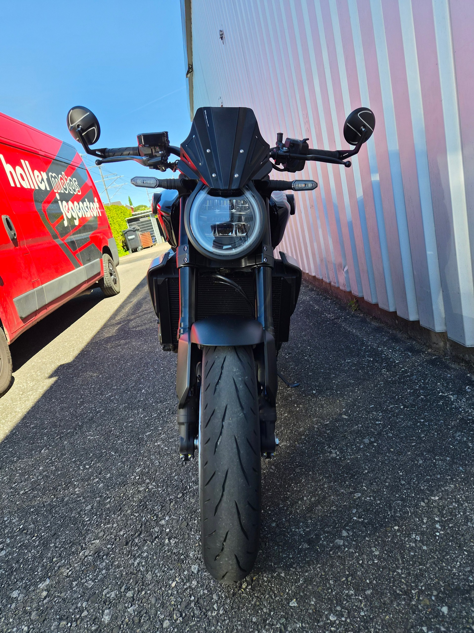 HONDA CB 1000 R Black Edition-showroom-element-3