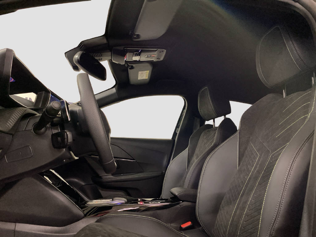 PEUGEOT 208 1.2 Hybrid 145 GT-image-6