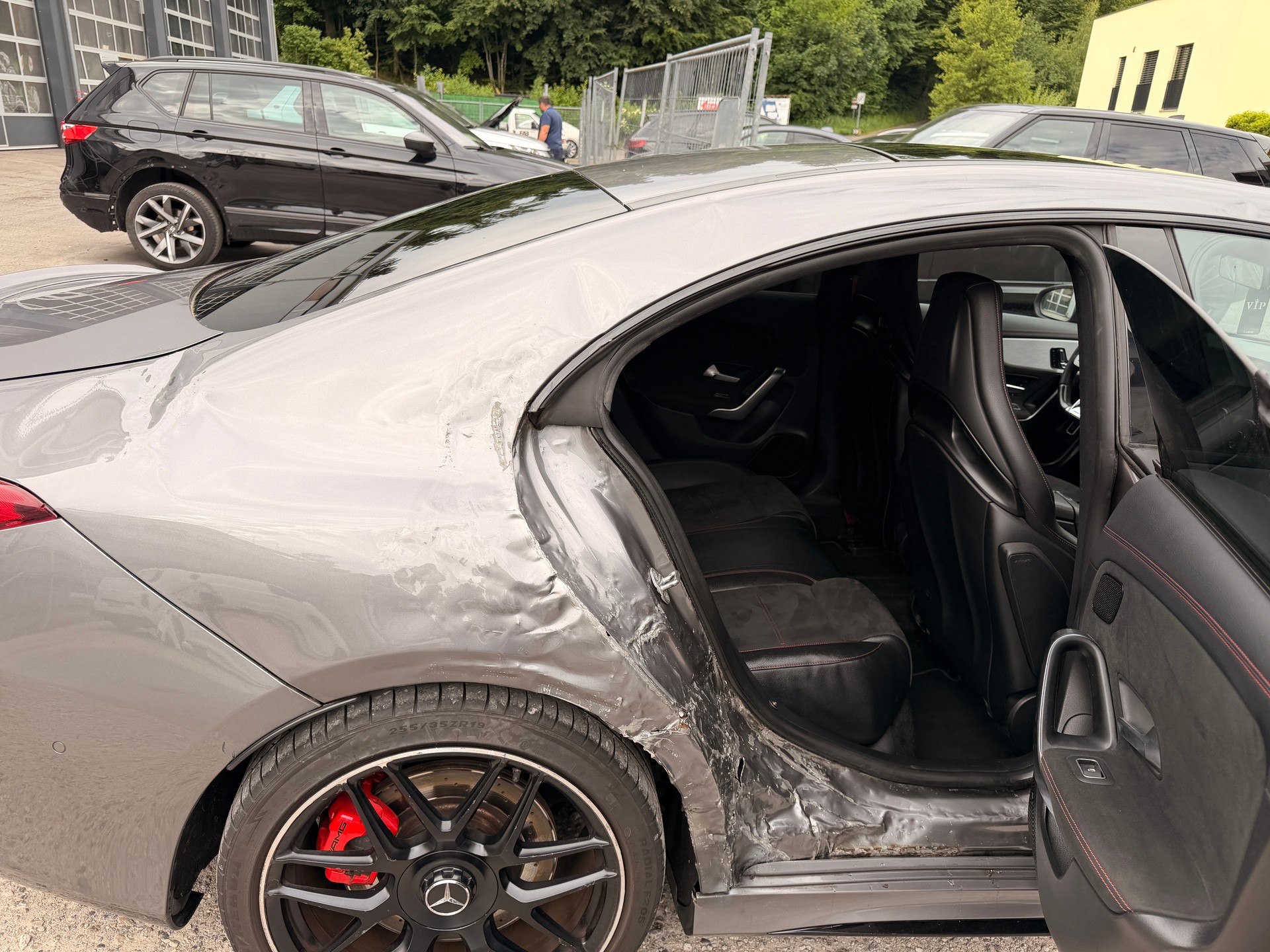 MERCEDES-BENZ CLA 45 S AMG 4Matic+ 8G-DCT-image-4
