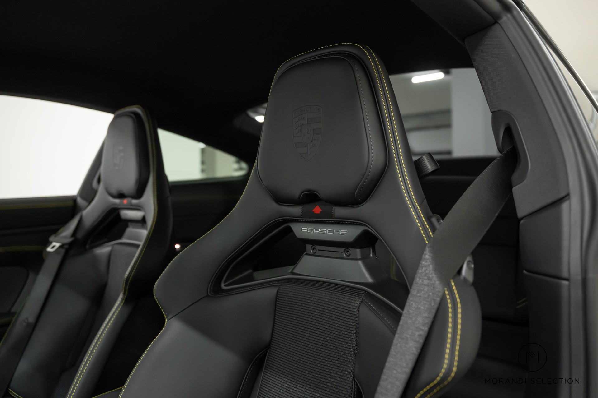 PORSCHE 911 Coupé 4.0 GT3 Touring PDK-image-15