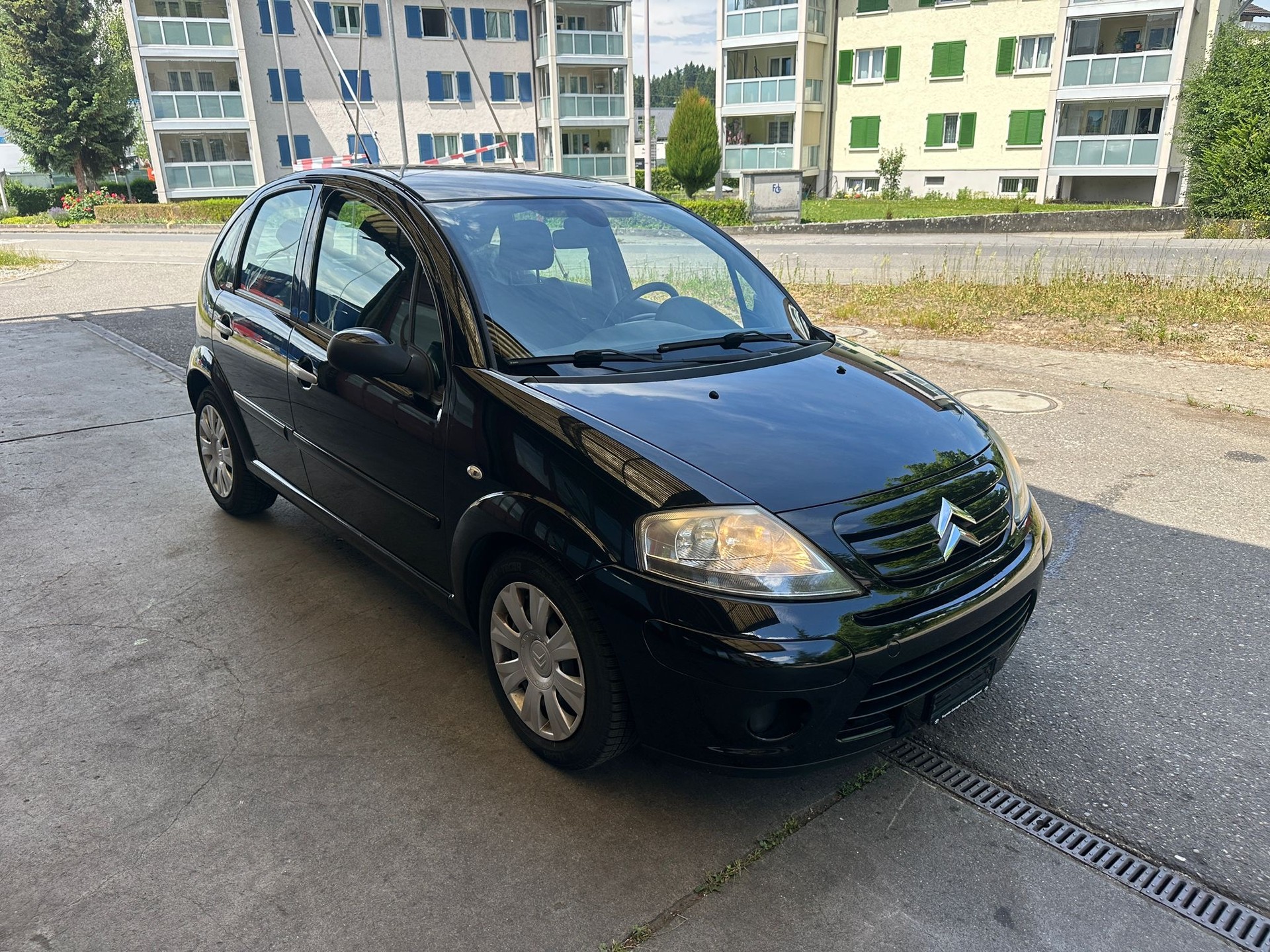 CITROEN C3 1.4i Exclusive-image-2