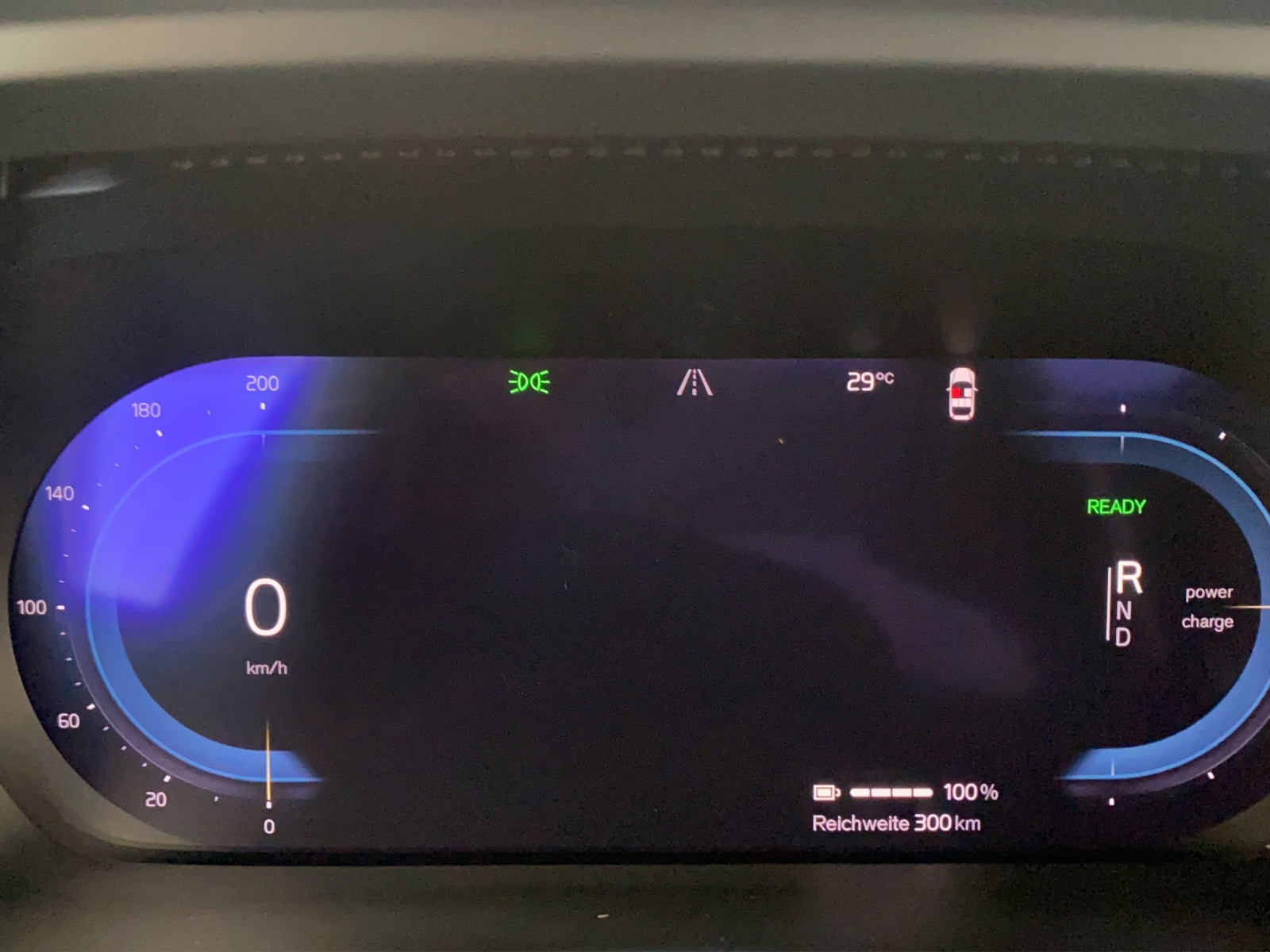 VOLVO C40 P6 Recharge Ultimate-image-12