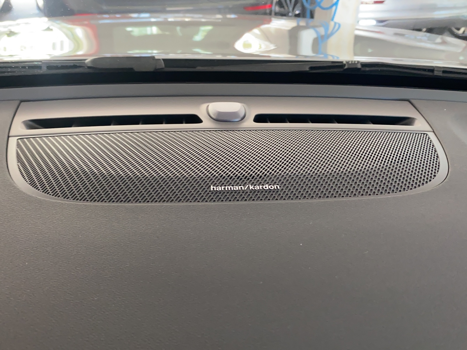 VOLVO C40 P6 Recharge Ultimate-image-18