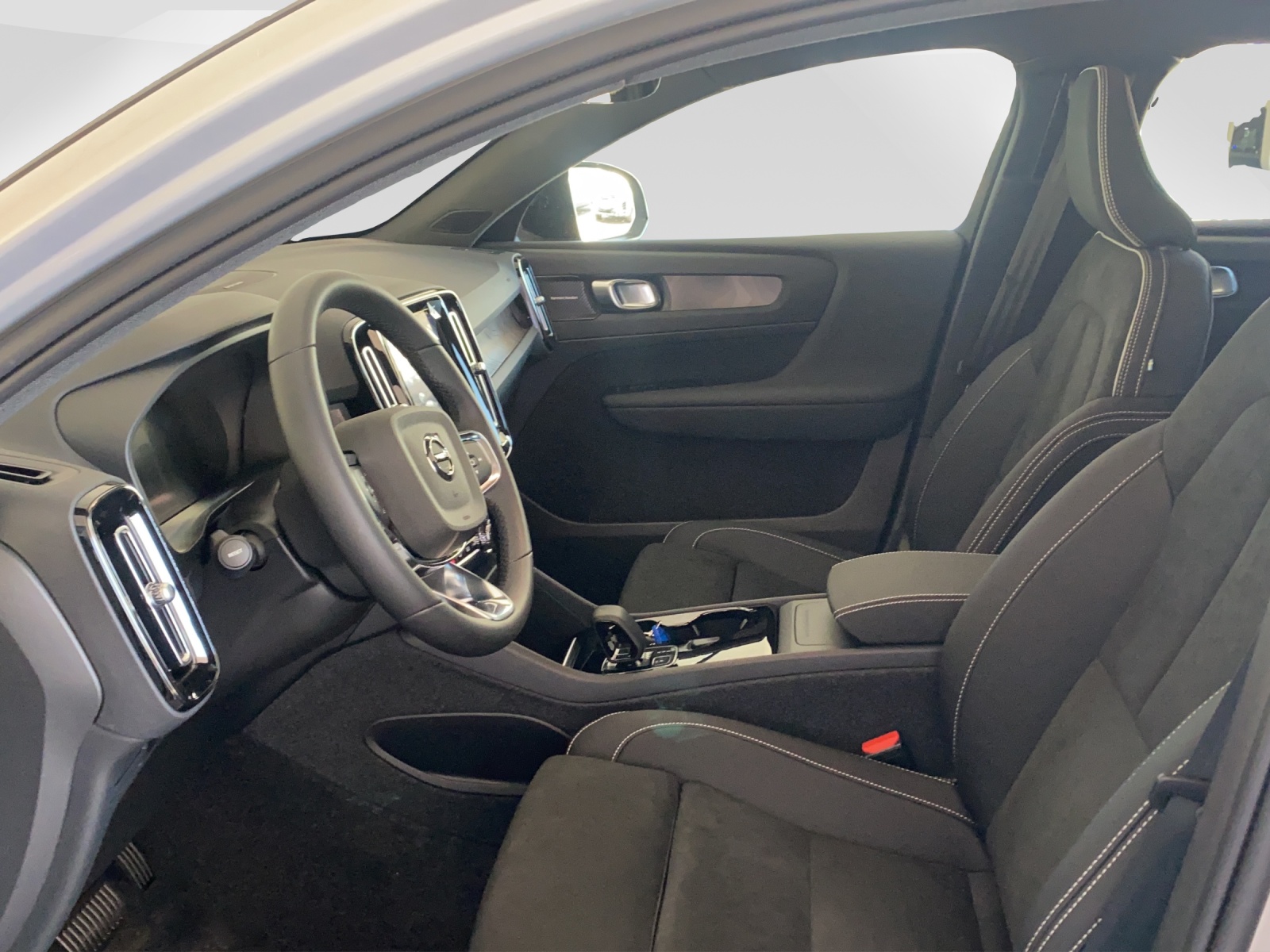 VOLVO C40 P6 Recharge Ultimate-image-8