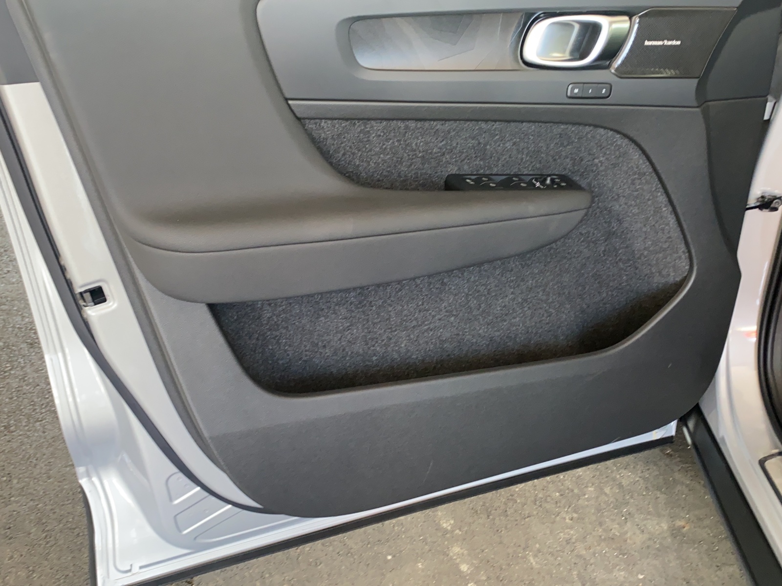 VOLVO C40 P6 Recharge Ultimate-image-10