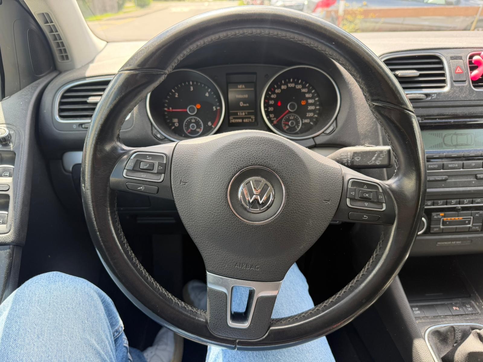 VW Golf 2.0 TDI Comfortline 4Motion-image-9