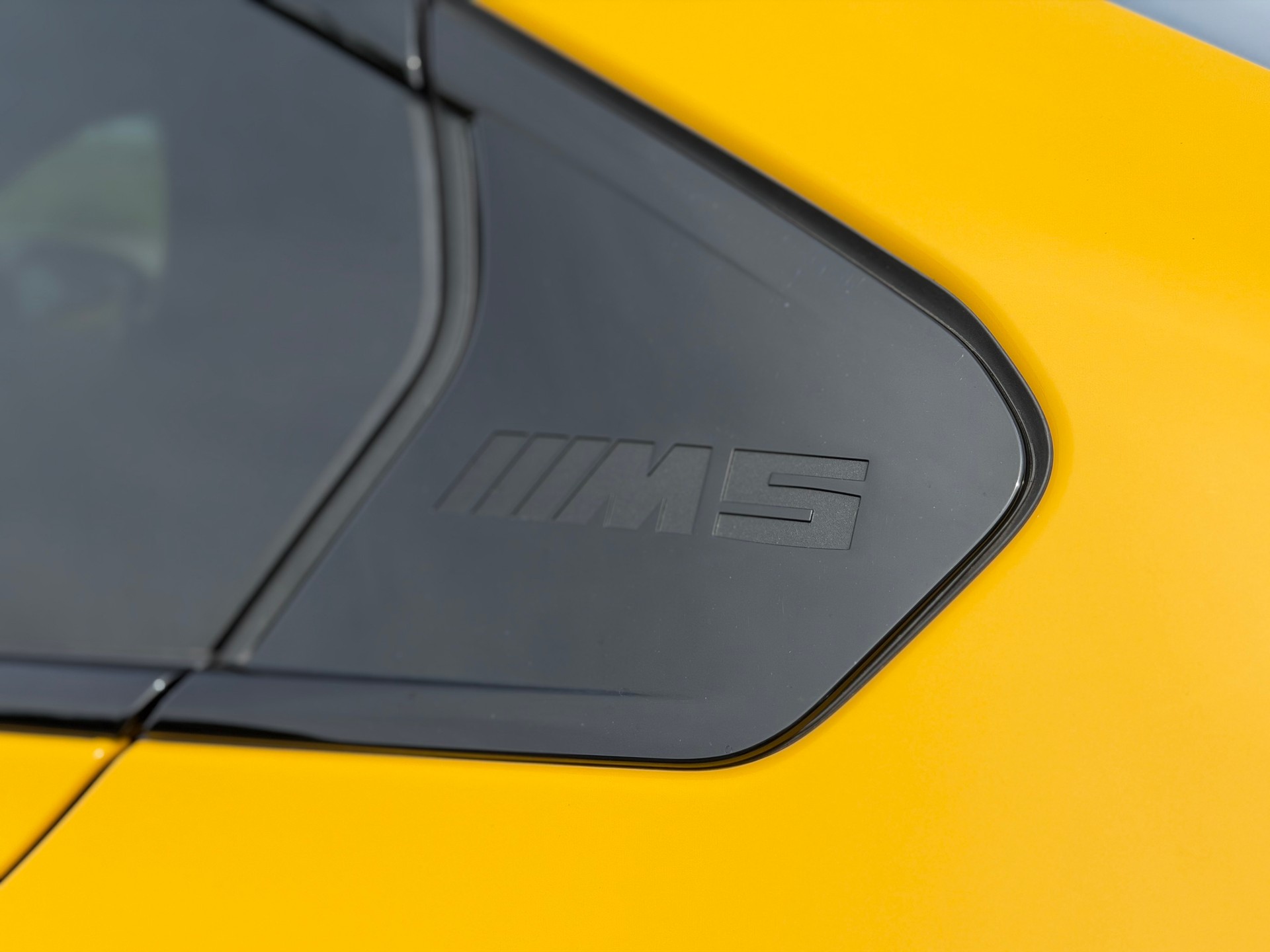 BMW M5 xDrive *Speedyellow*BMW Werksgarantie bis 09.2029*Carbon Exterieur+Interieur*Tieferlegung*-image-18