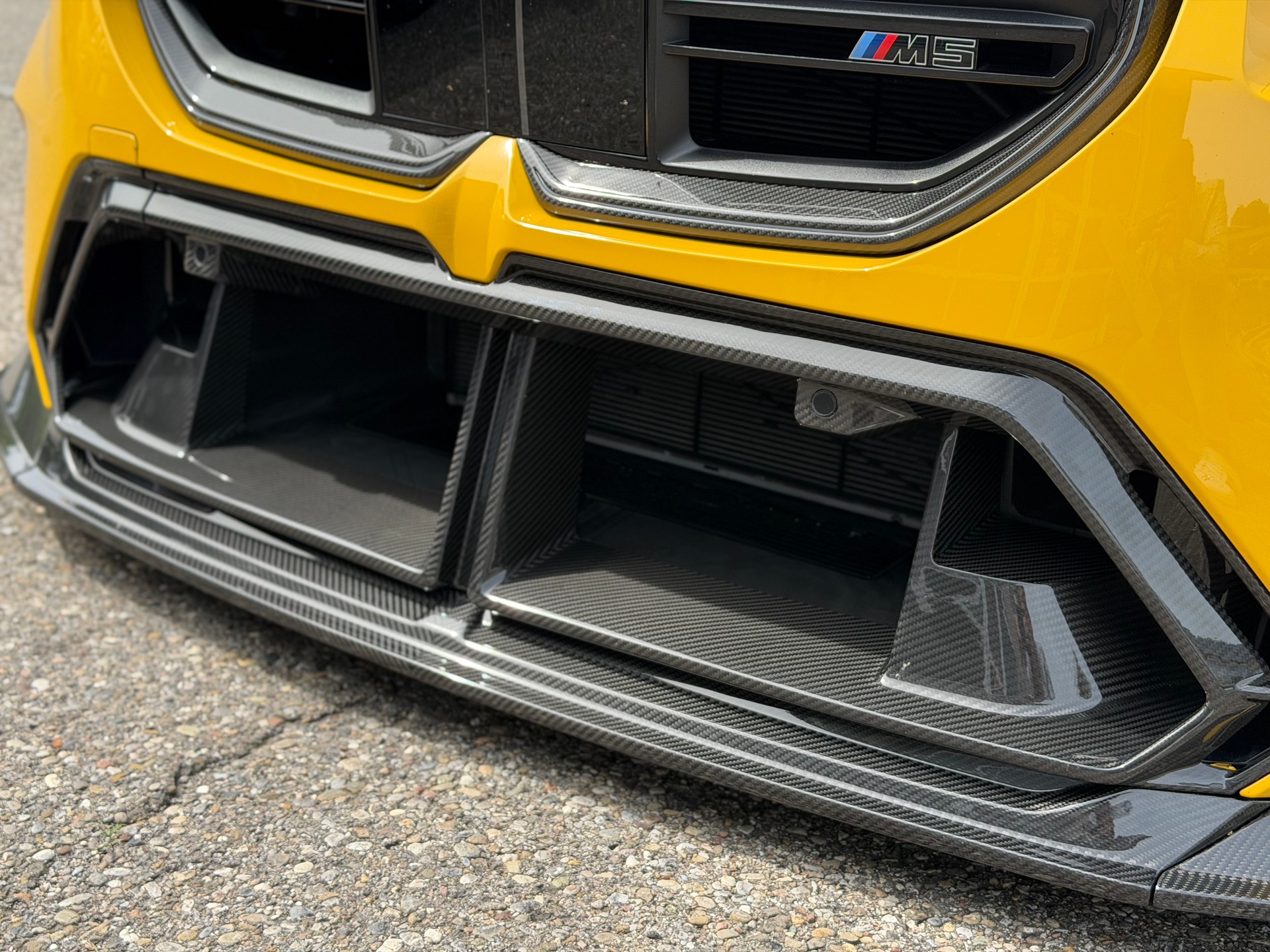 BMW M5 xDrive *Speedyellow*BMW Werksgarantie bis 09.2029*Carbon Exterieur+Interieur*Tieferlegung*-image-11