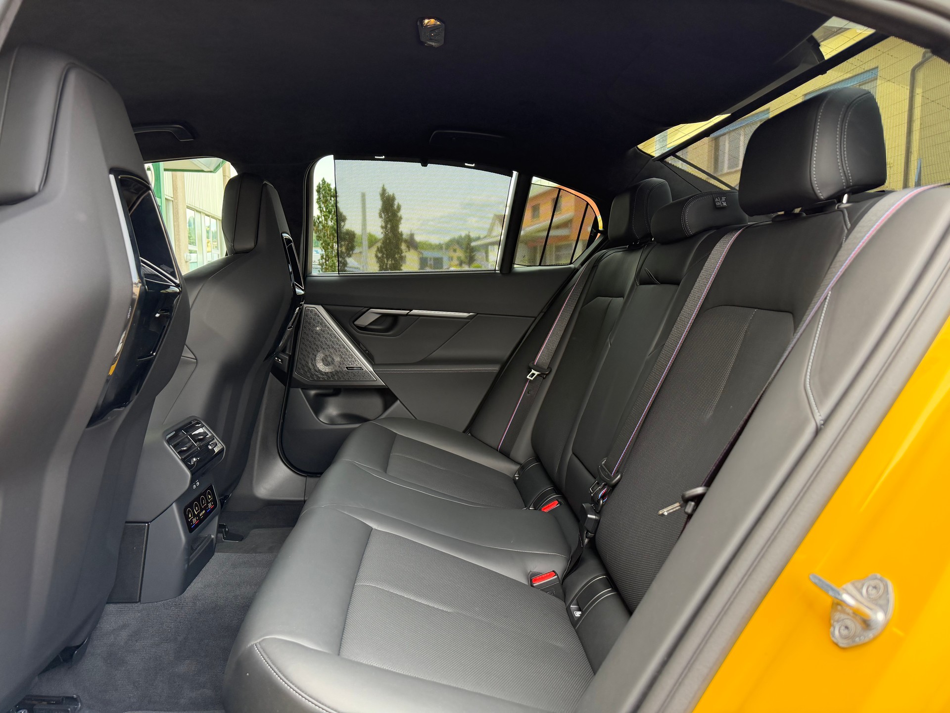 BMW M5 xDrive *Speedyellow*BMW Werksgarantie bis 09.2029*Carbon Exterieur+Interieur*Tieferlegung*-image-21