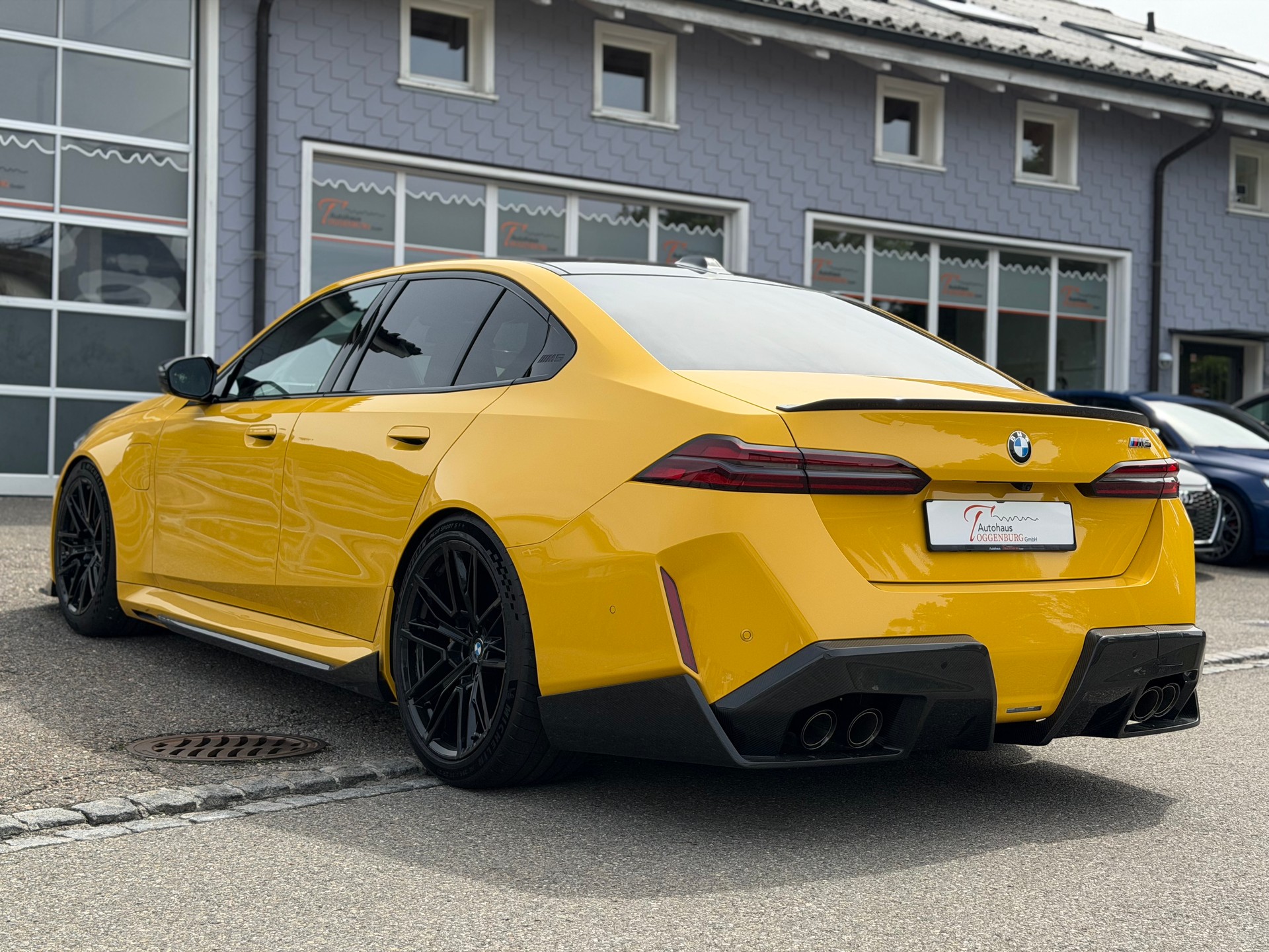 BMW M5 xDrive *Speedyellow*BMW Werksgarantie bis 09.2029*Carbon Exterieur+Interieur*Tieferlegung*-image-6