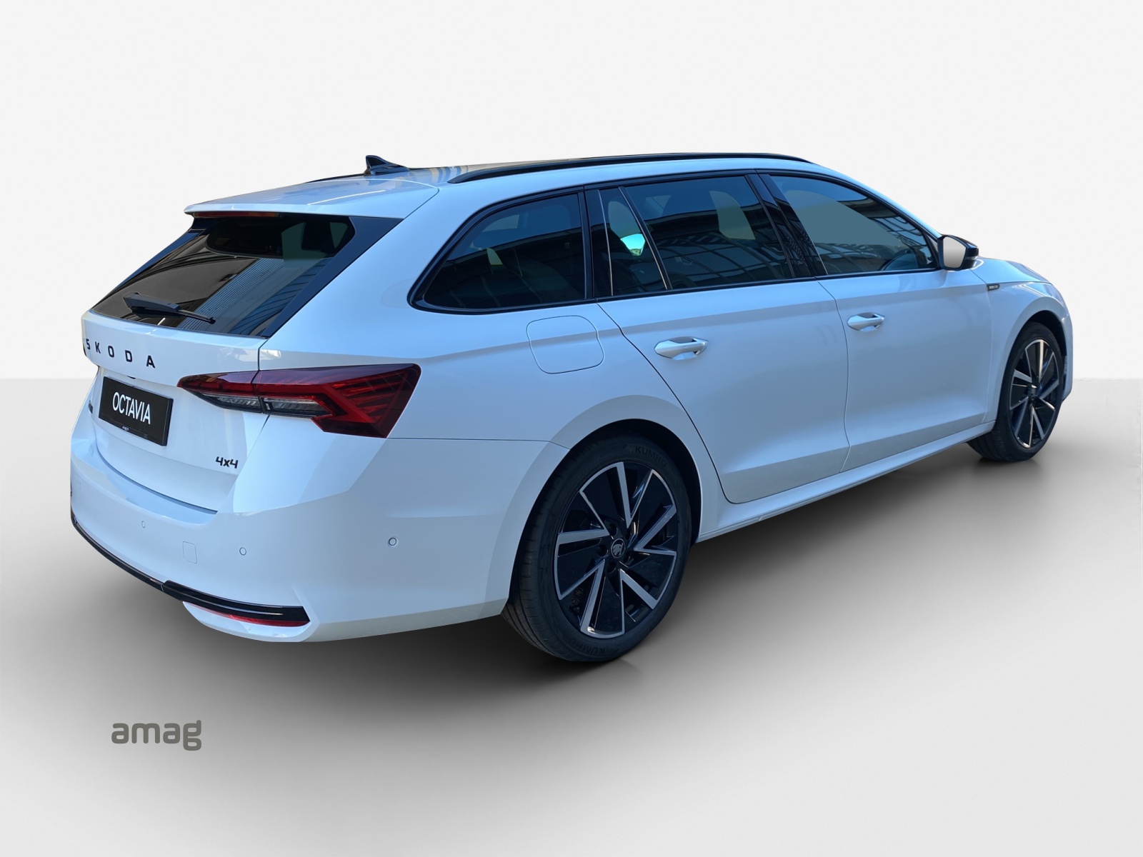 SKODA Octavia Combi 2.0 TSI DSG Dynamic 4x4-image-4