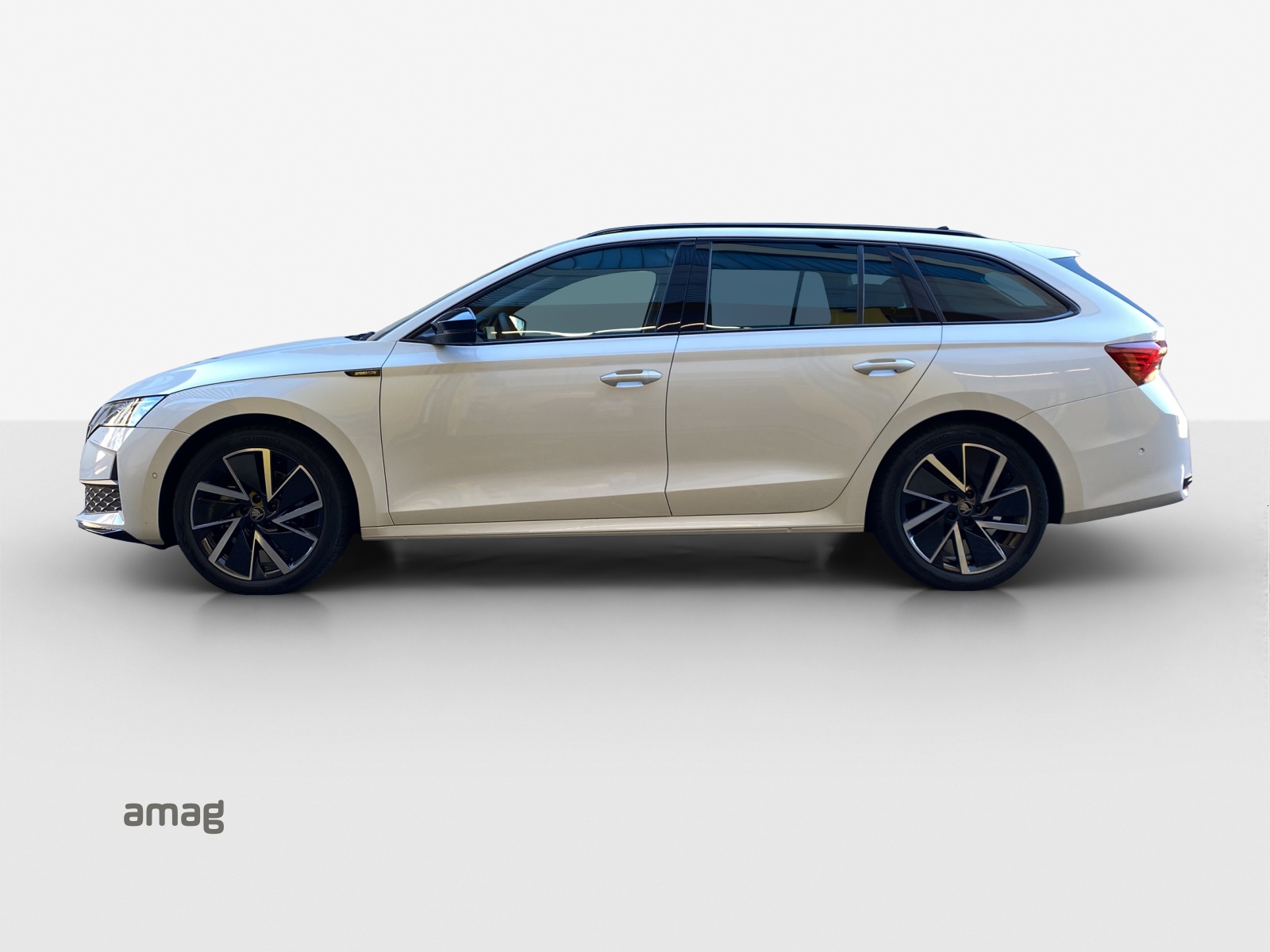 SKODA Octavia Combi 2.0 TSI DSG Dynamic 4x4-image-1