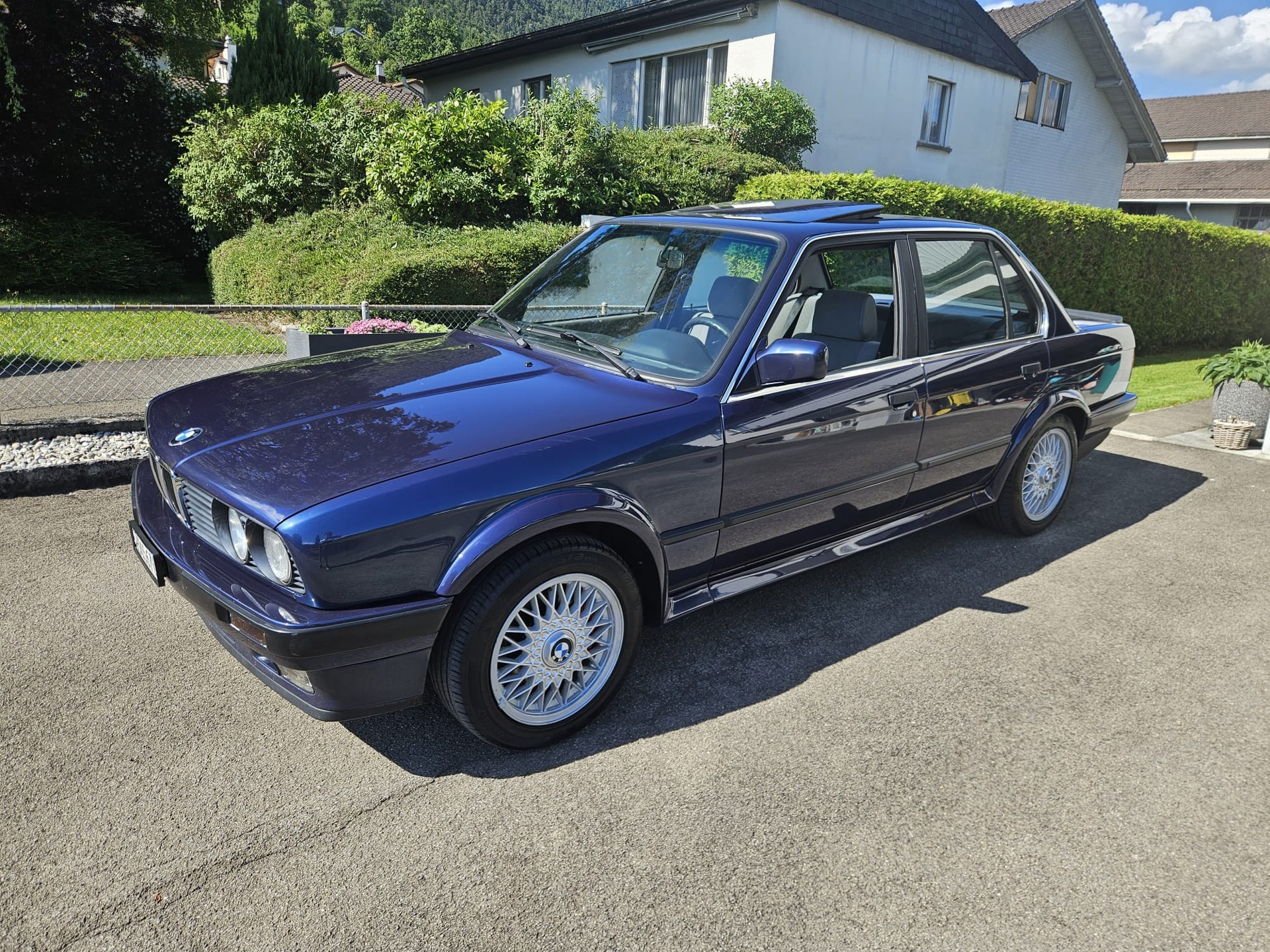 BMW 325iX A-image-1