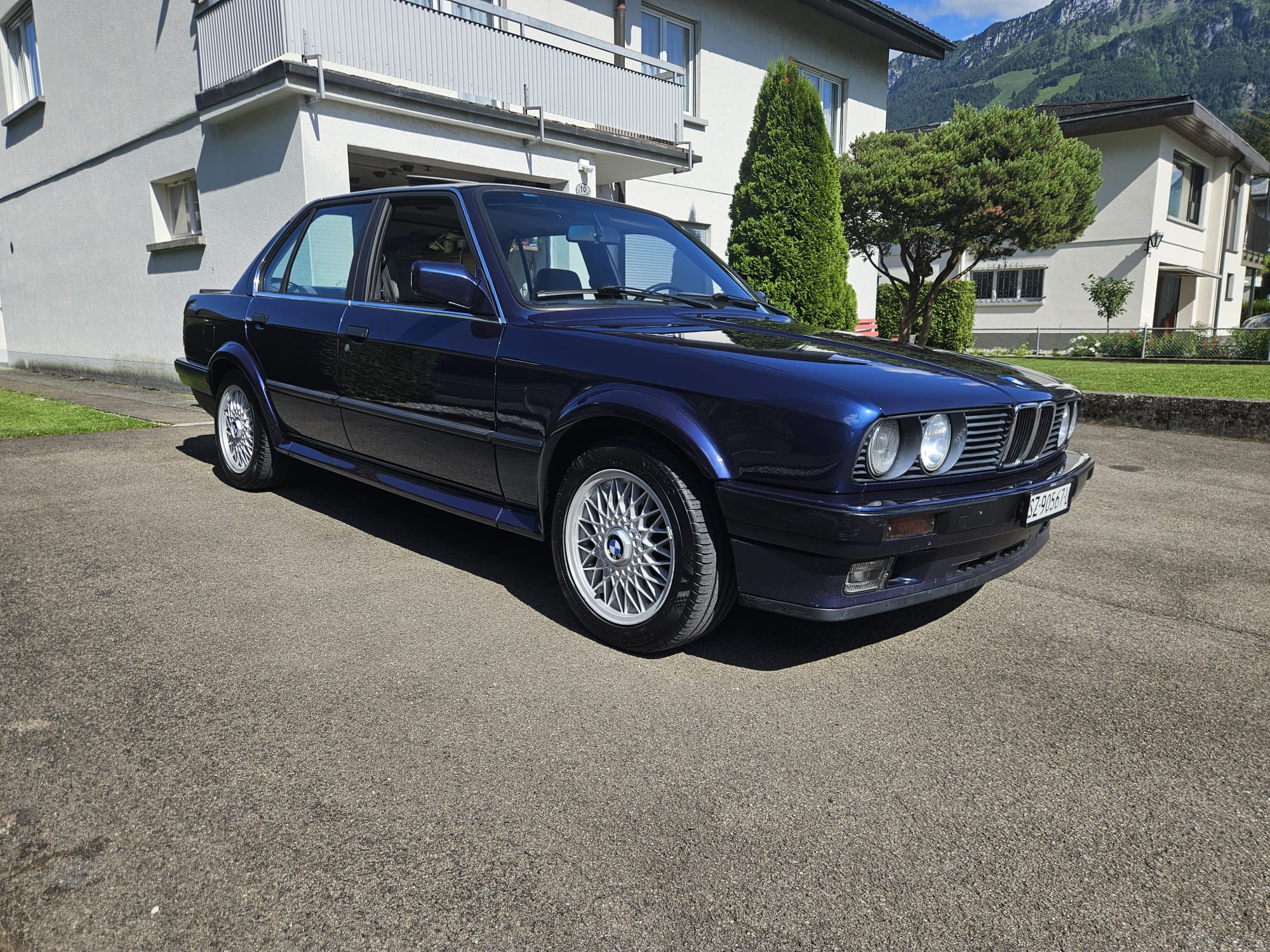 Car photo