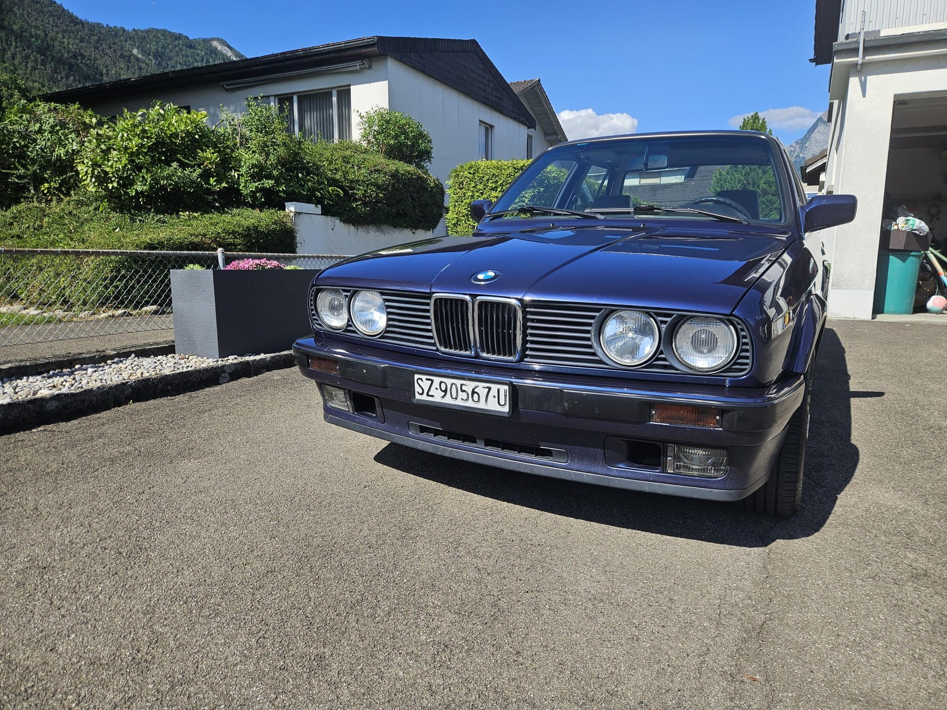 BMW 325iX A-image-9
