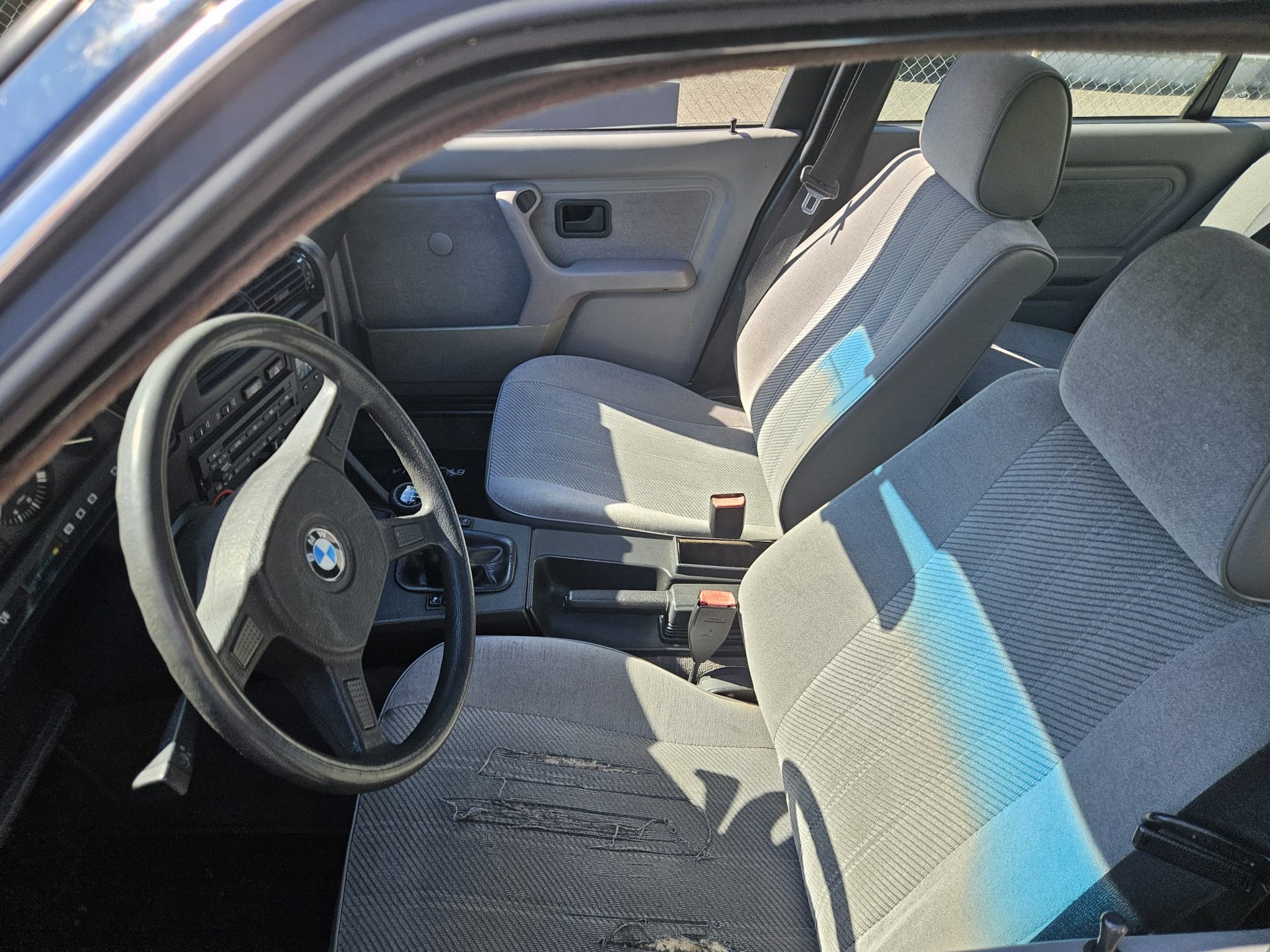 BMW 325iX A-image-11