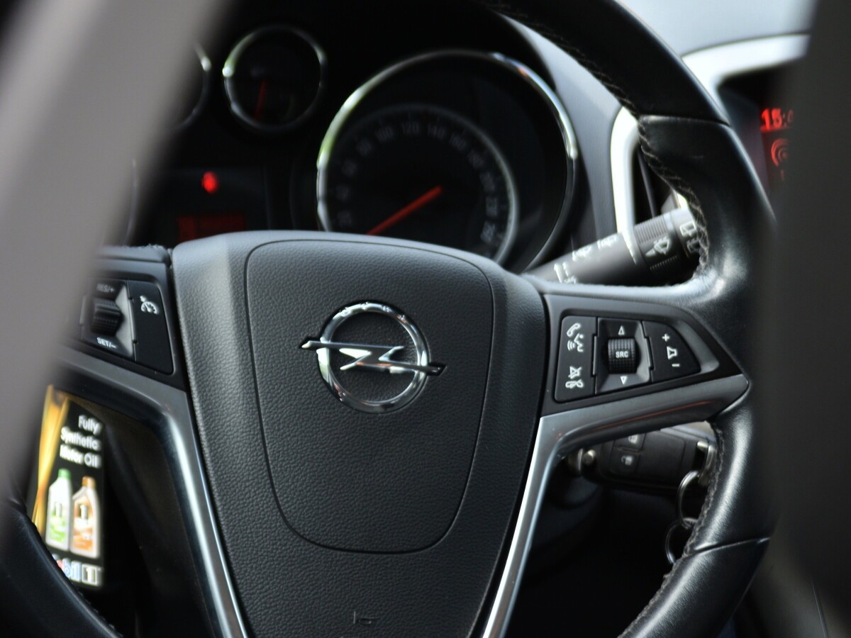 OPEL Astra SportsTourer 1.6i 16V Enjoy ab MFK-image-8