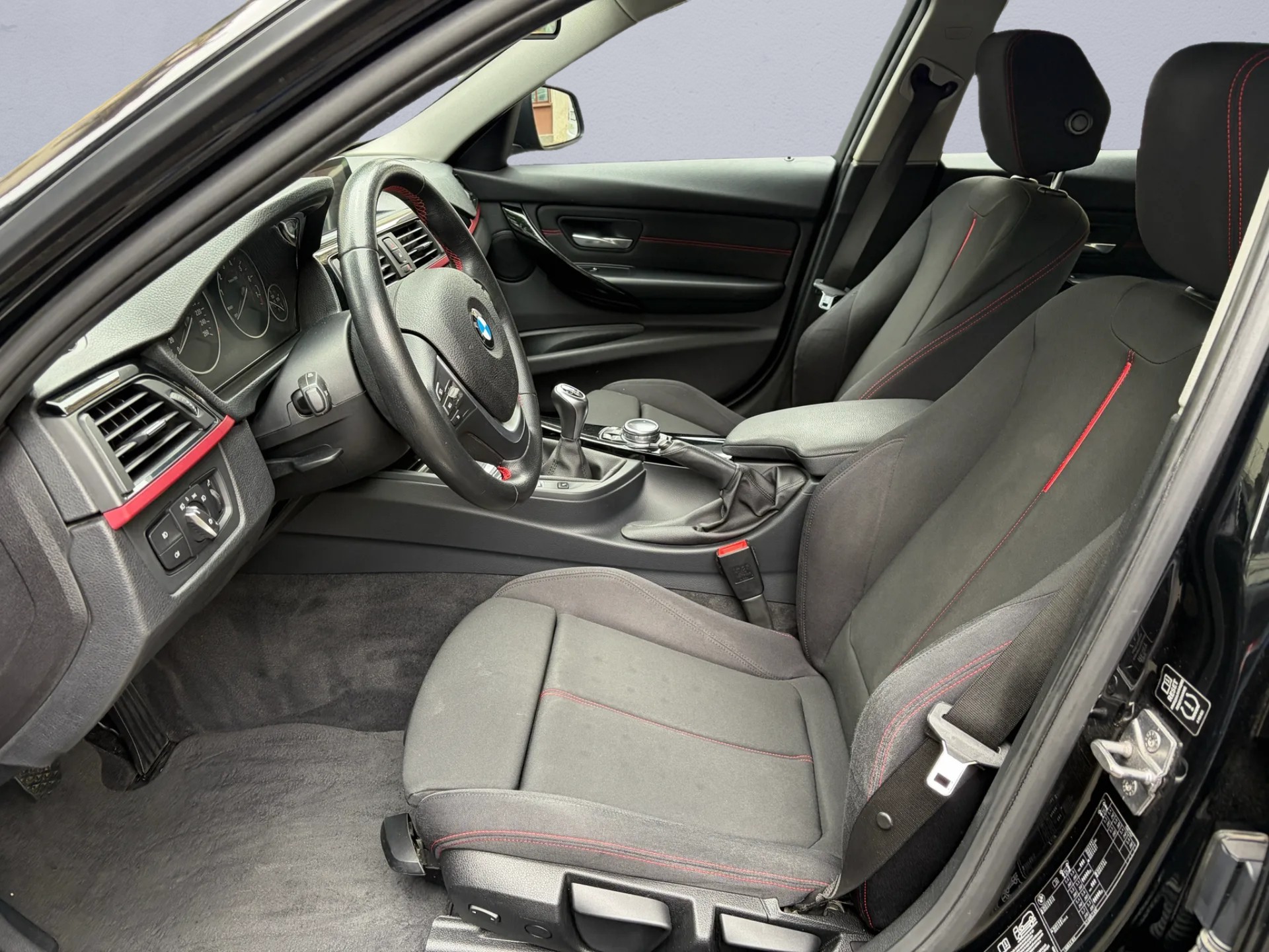 BMW 328i xDrive Sport Line-image-8