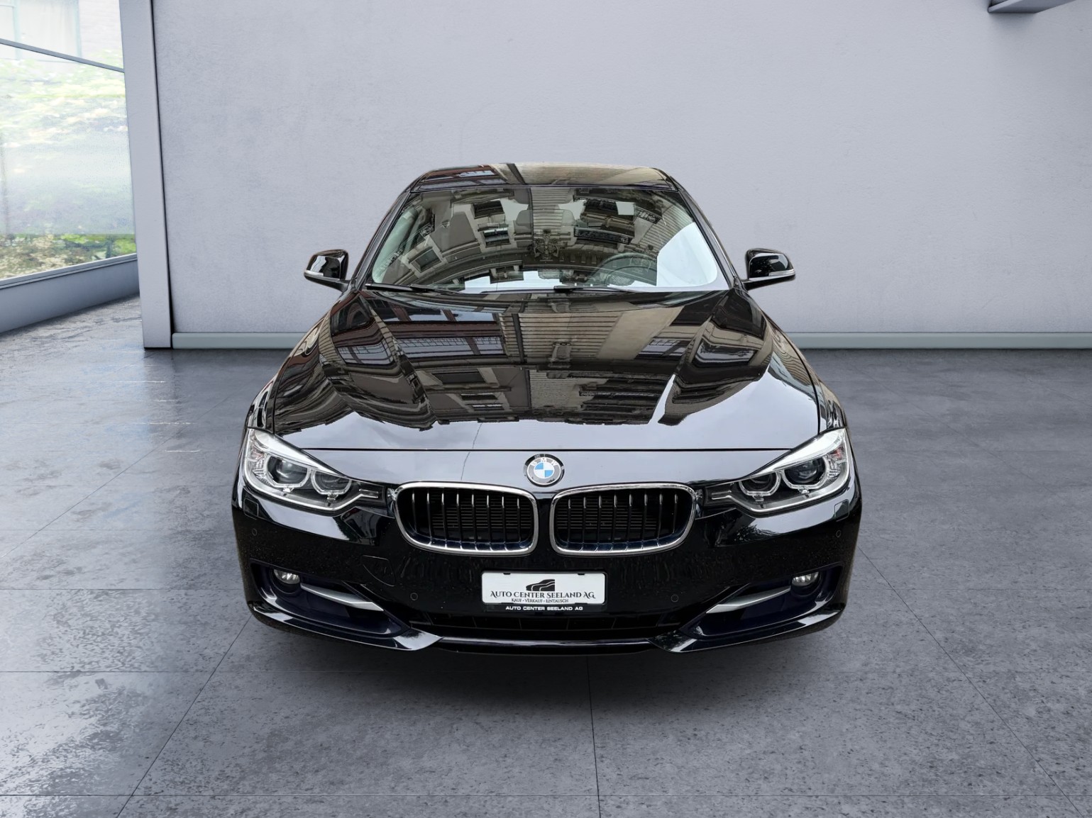 BMW 328i xDrive Sport Line-image-0