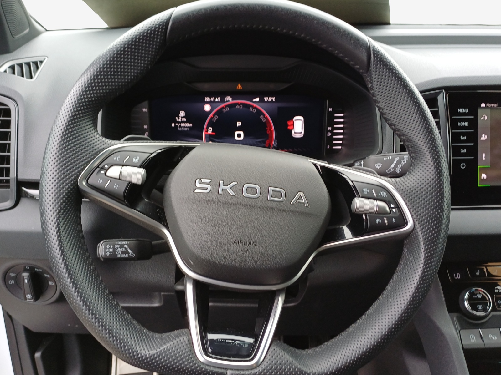 SKODA Karoq 2.0 TSI SportLine 4x4 DSG-image-9