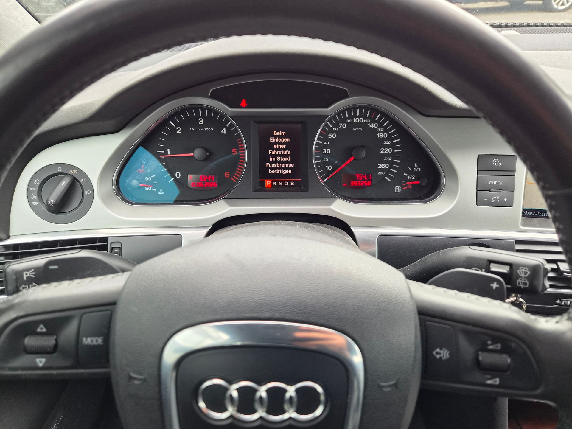 AUDI A6 Avant 3.0 V6 TDI quattro-image-8