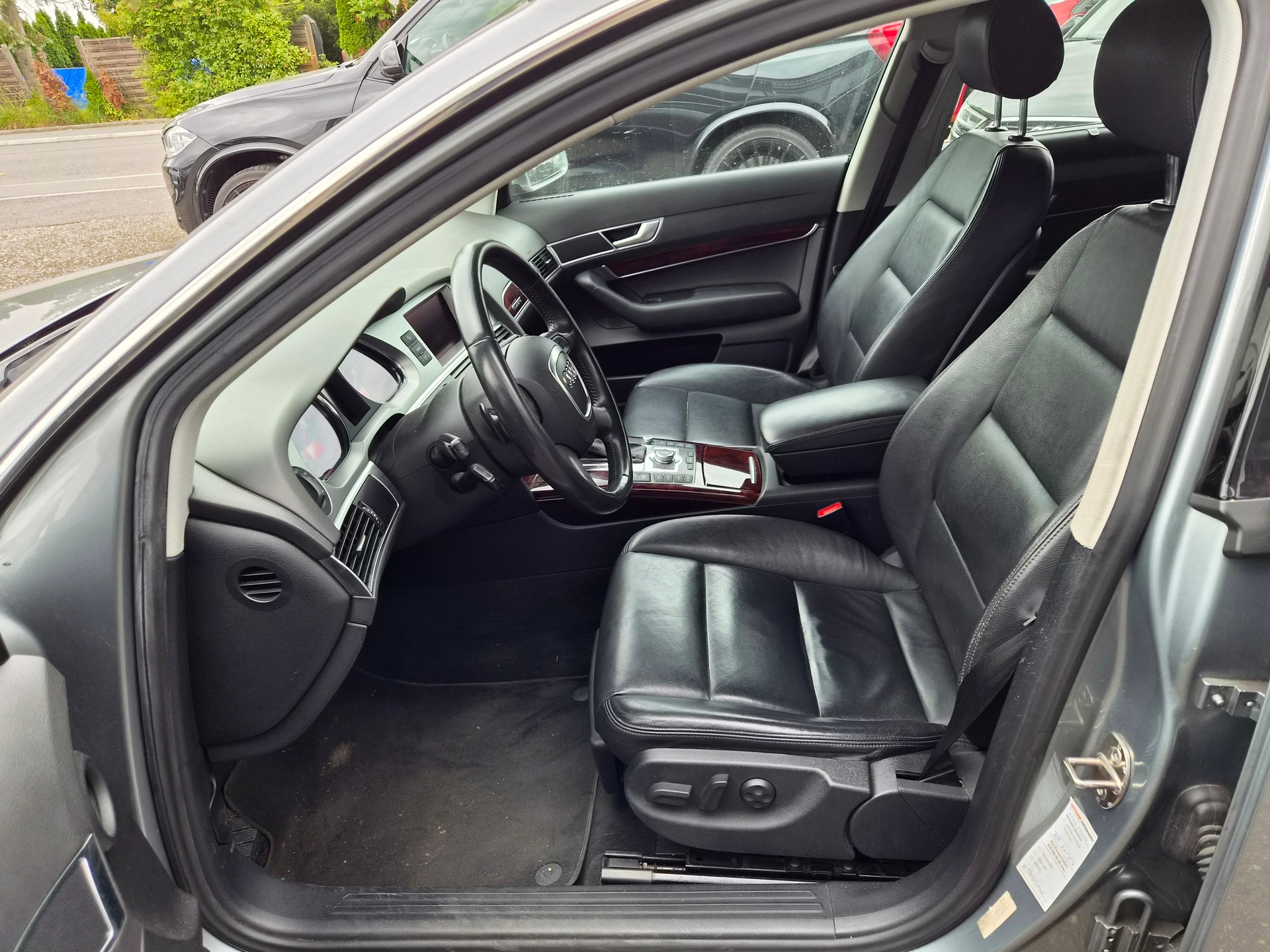AUDI A6 Avant 3.0 V6 TDI quattro-image-4