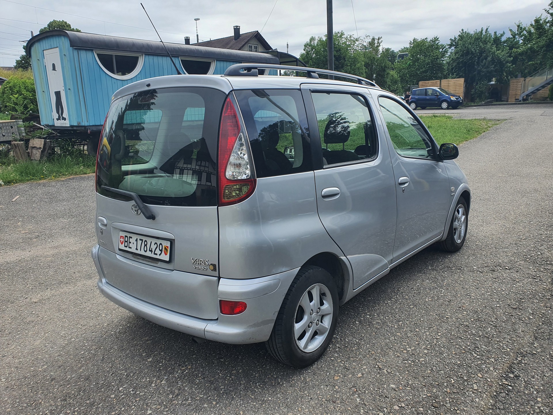 TOYOTA Yaris Verso 1.3 Linea Sol-image-3