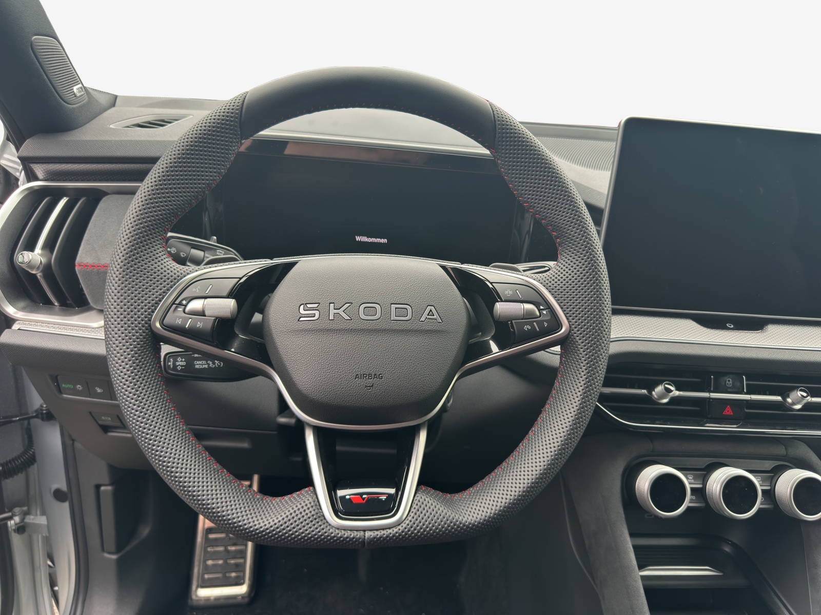 SKODA Kodiaq 2.0 TSI RS 4x4-image-9
