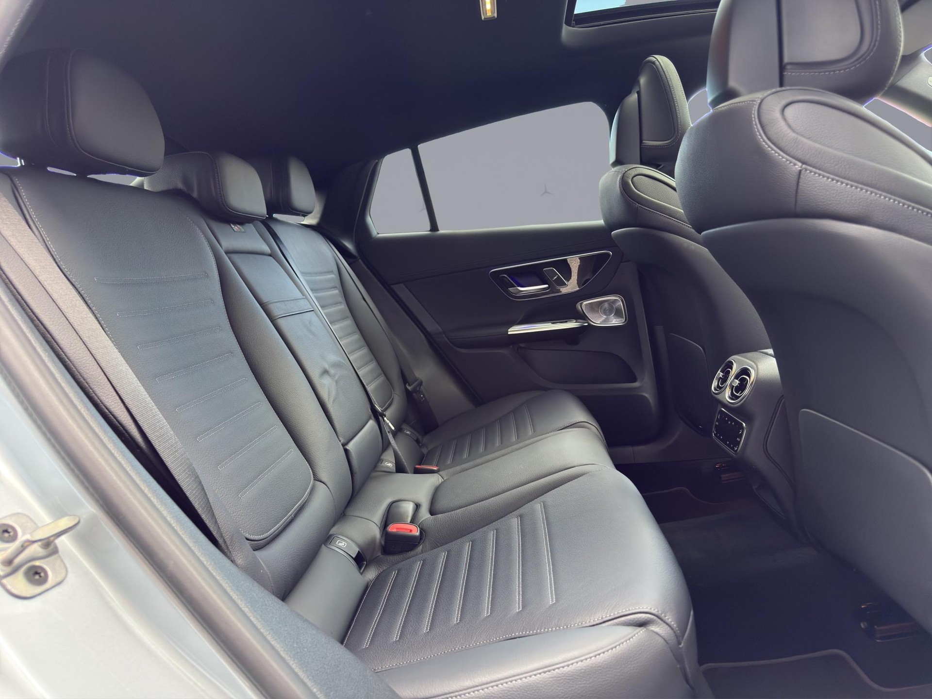 MERCEDES-BENZ GLC 300 AMG Line 4matic Coupé-image-16