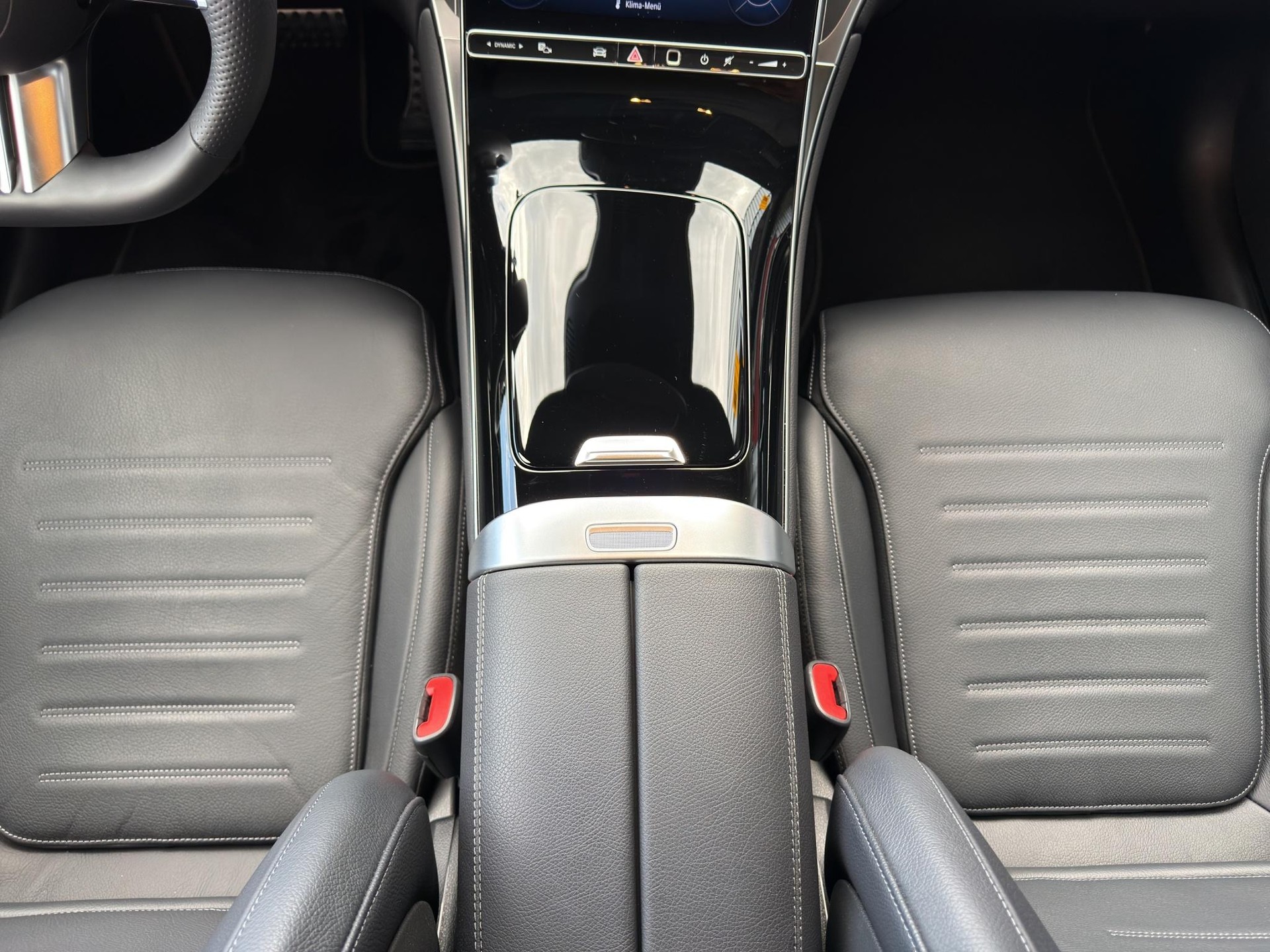 MERCEDES-BENZ GLC 300 AMG Line 4matic Coupé-image-13