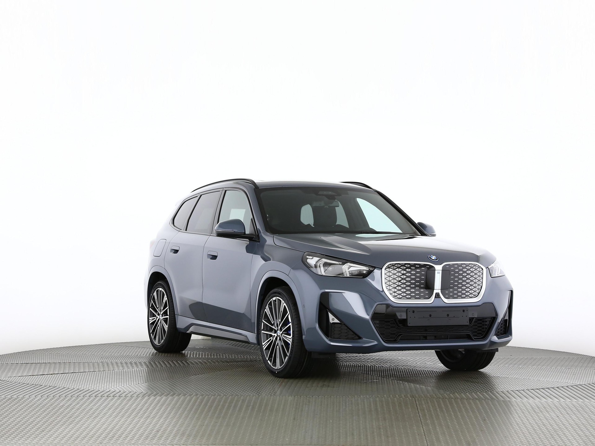 BMW iX1 30 xDrive-image-27