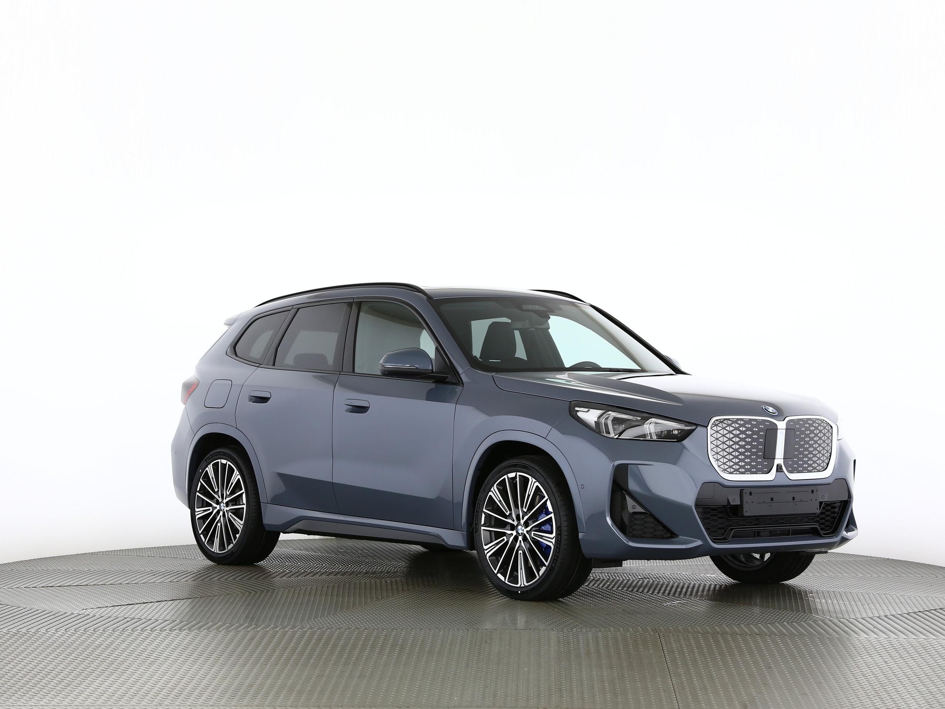 BMW iX1 30 xDrive-image-26