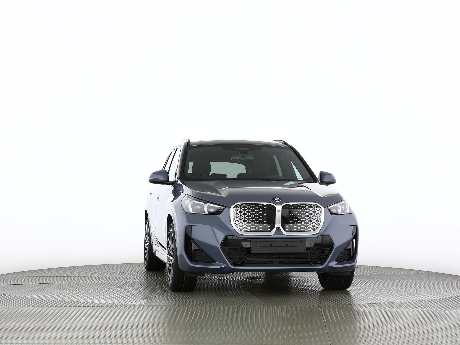 BMW iX1 30 xDrive-image-28
