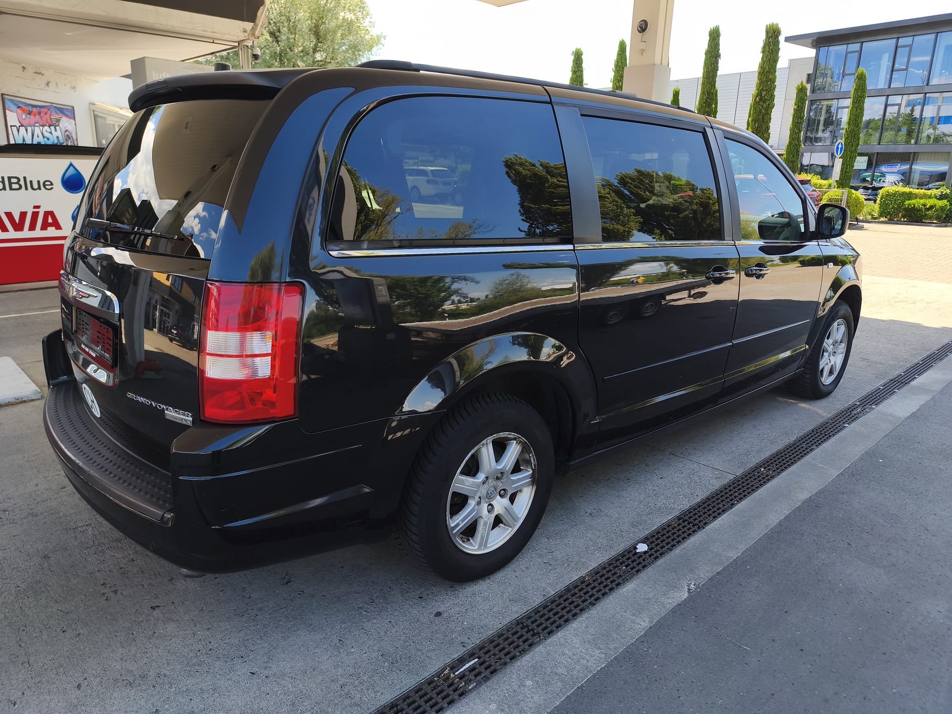 CHRYSLER Grand Voyager 2.8 CRD Touring Automatic-image-2