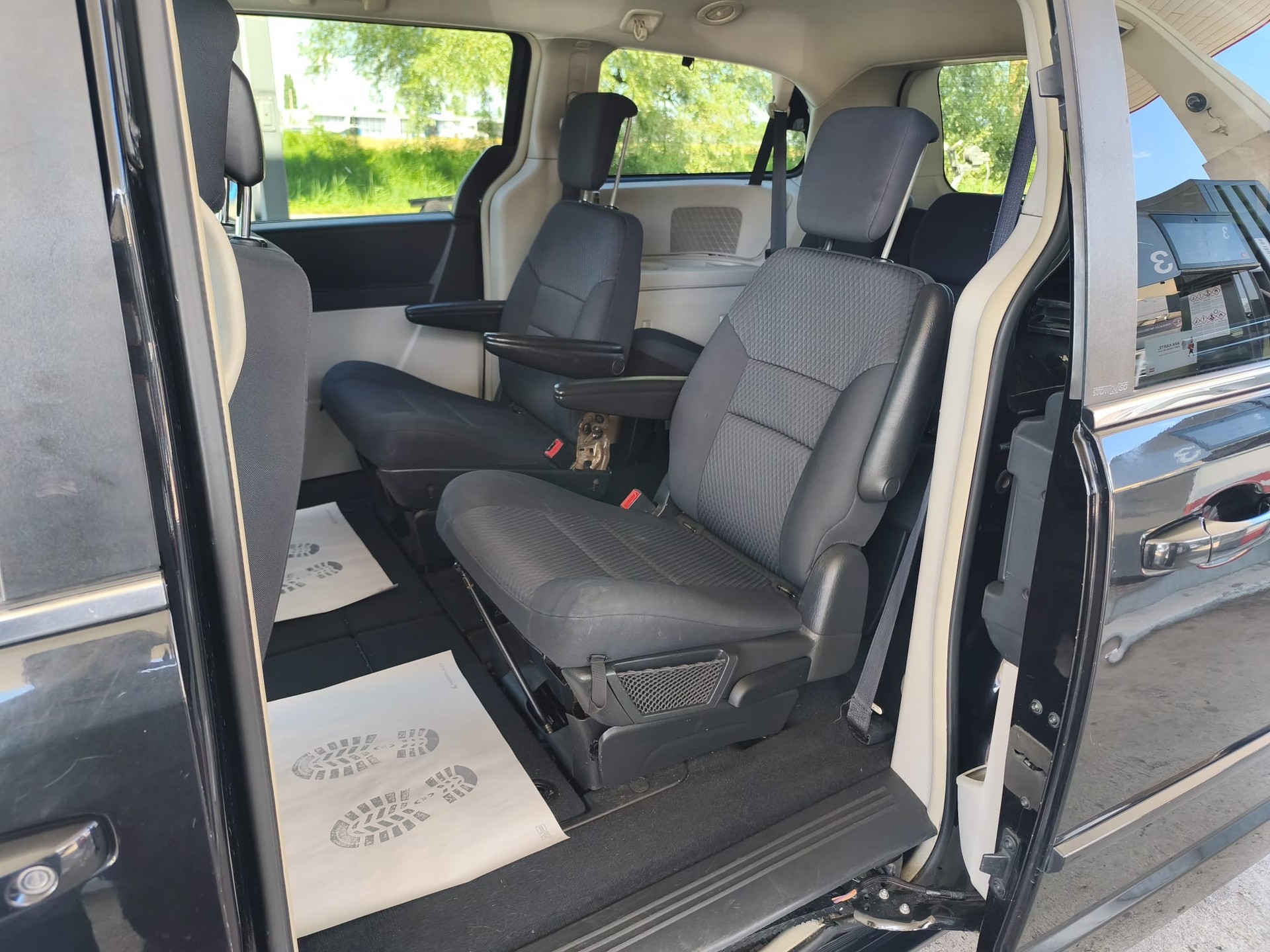 CHRYSLER Grand Voyager 2.8 CRD Touring Automatic-image-14