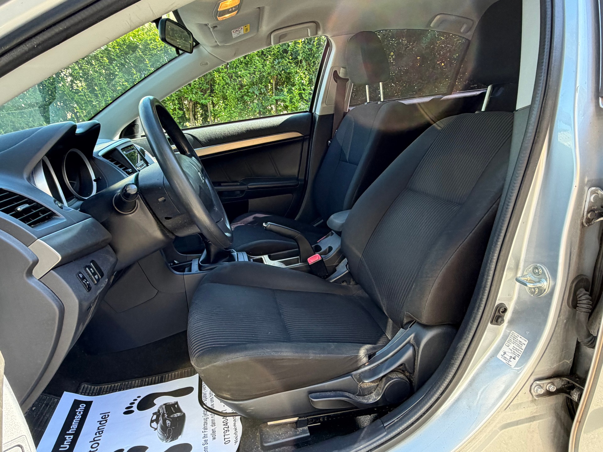 MITSUBISHI Lancer Sportback 1.6 Pure-image-8