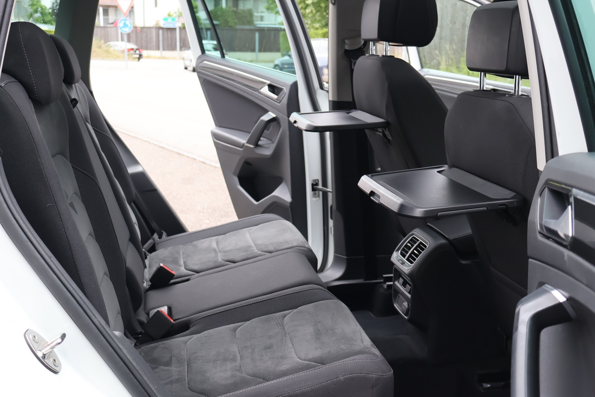 VW Tiguan 2.0 TDI SCR Highline 4Motion DSG-image-14