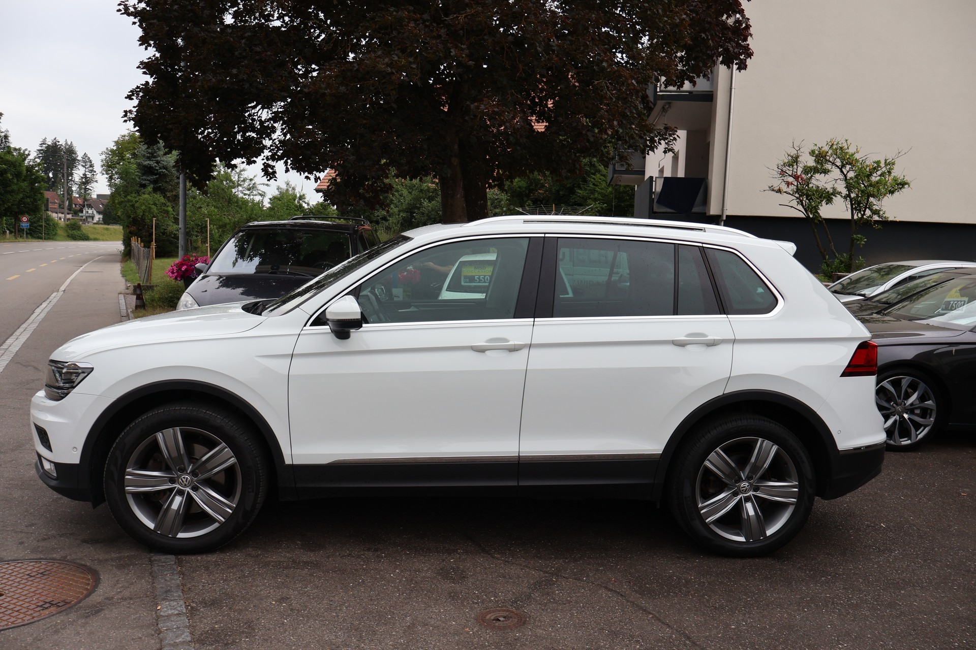 VW Tiguan 2.0 TDI SCR Highline 4Motion DSG-image-3