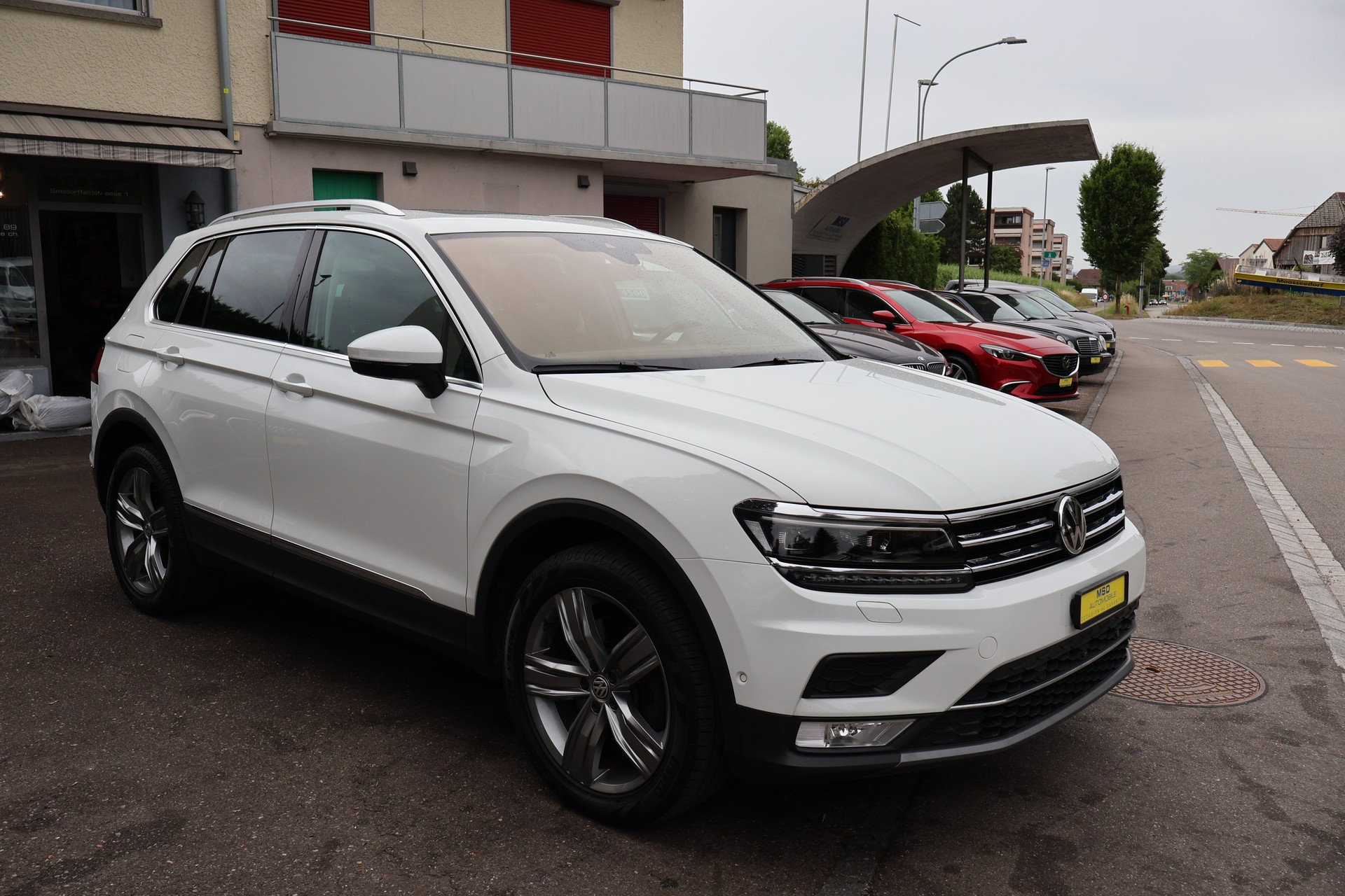 VW Tiguan 2.0 TDI SCR Highline 4Motion DSG-image-2