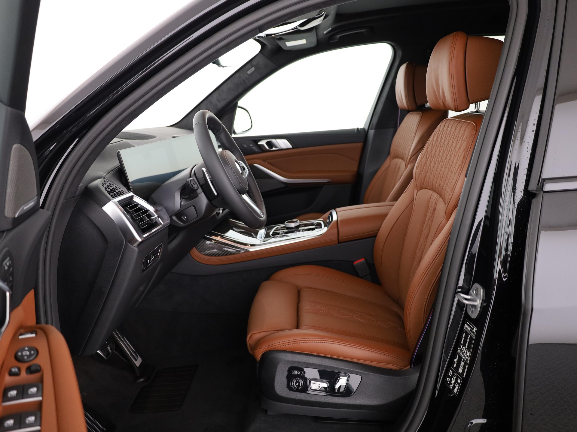 BMW X7 40i xDrive SAG-image-16