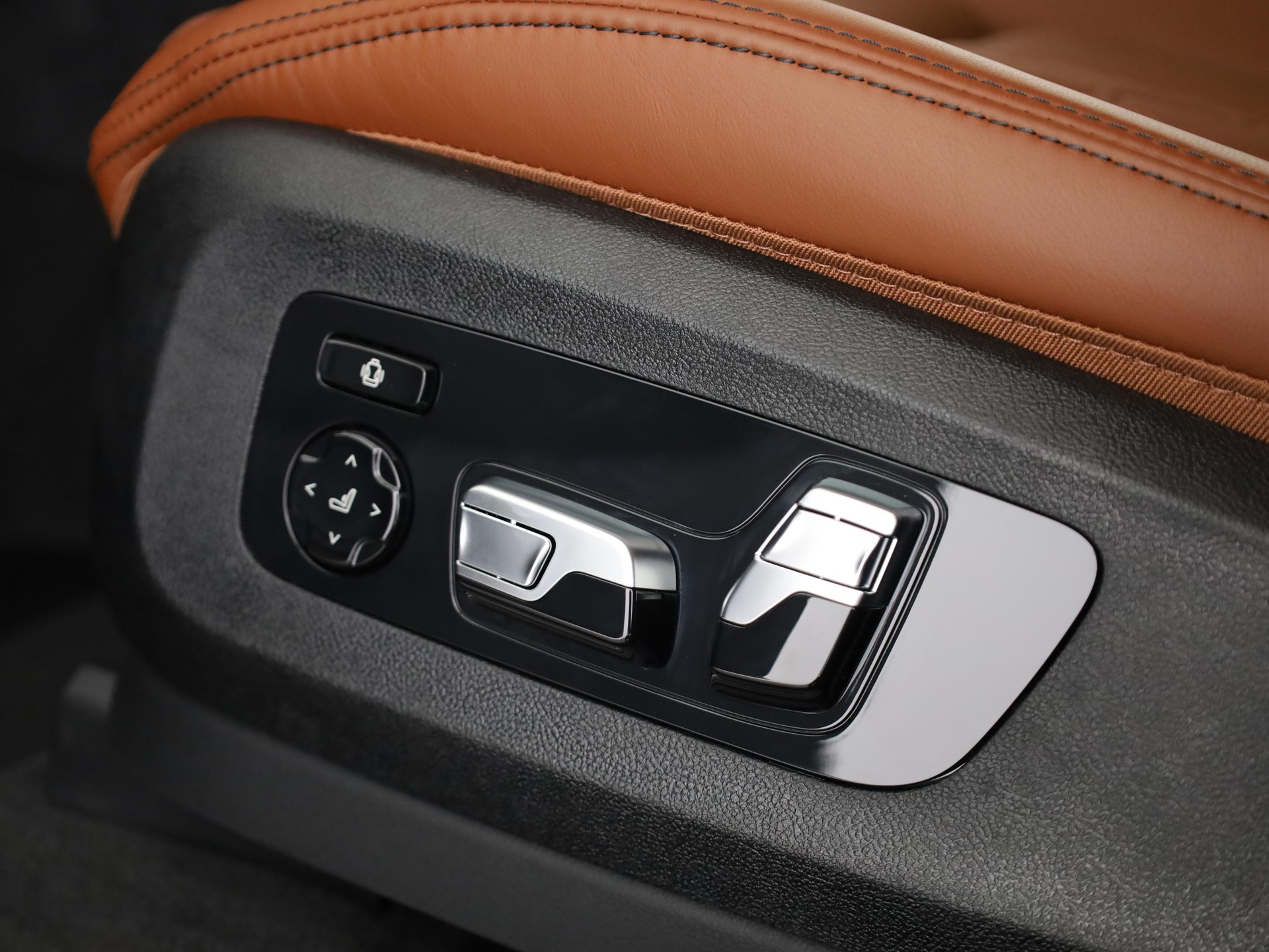BMW X7 40i xDrive SAG-image-12