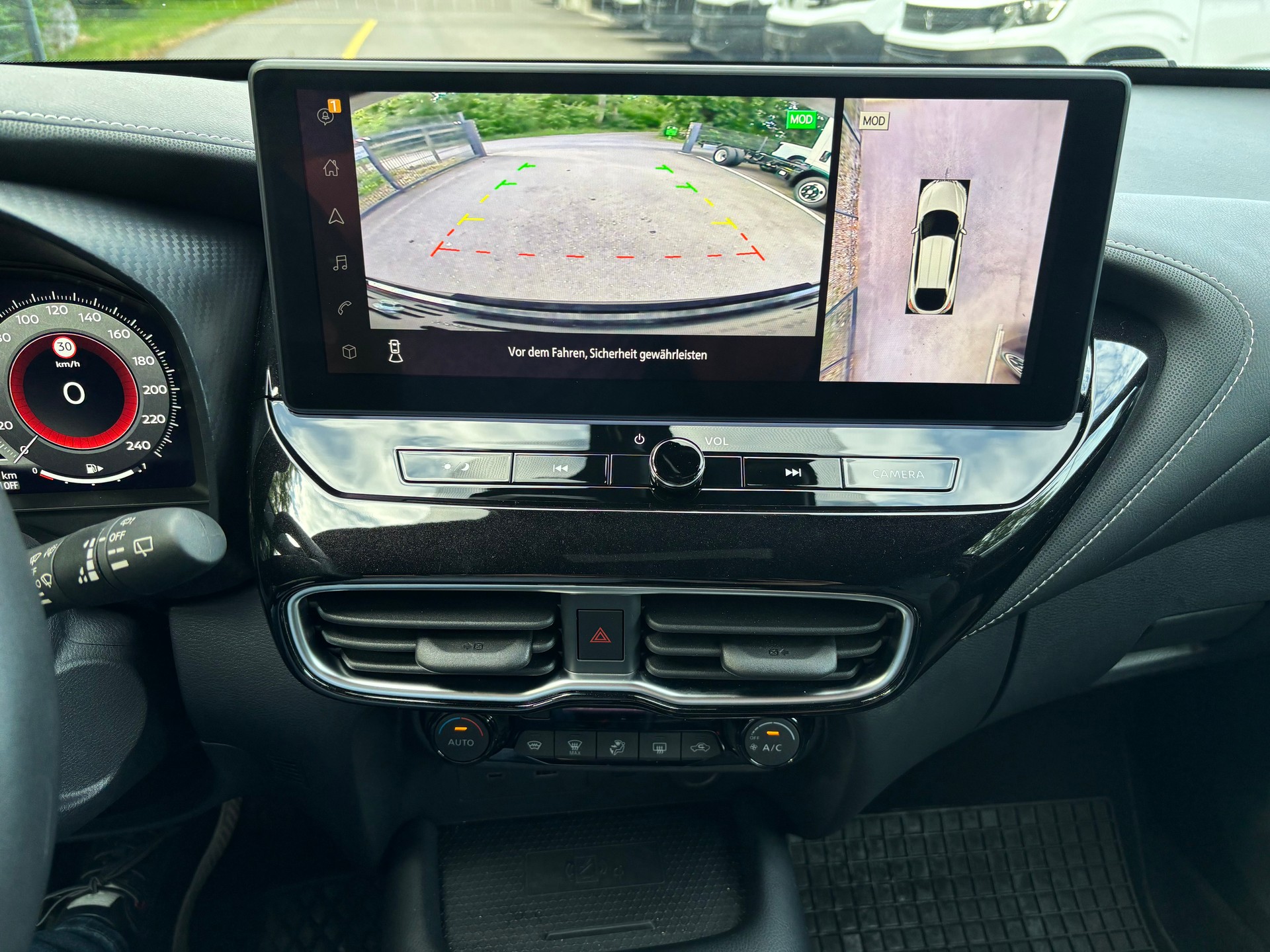 NISSAN Juke 1.6 FHEV Tekna-image-13
