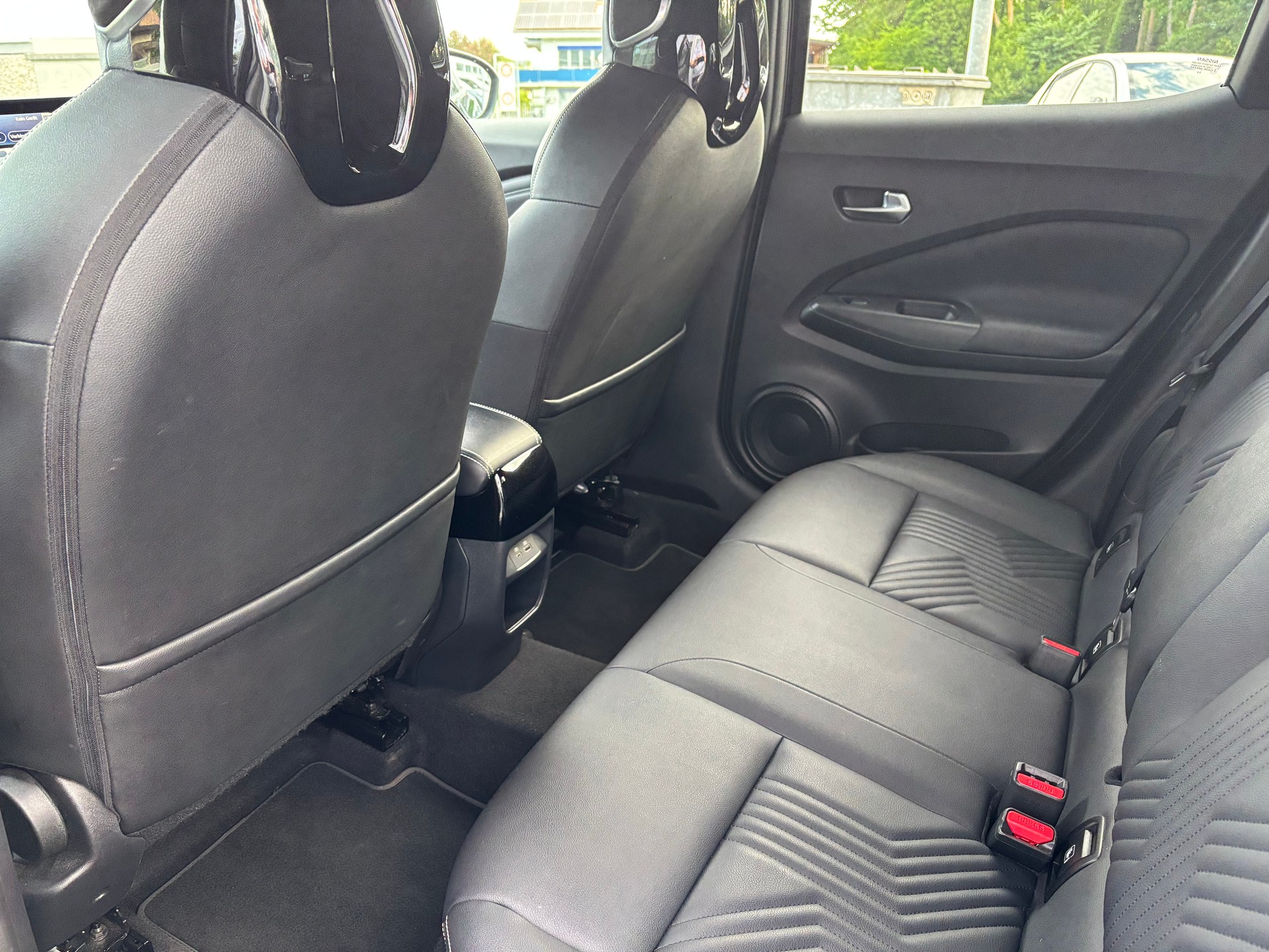 NISSAN Juke 1.6 FHEV Tekna-image-9