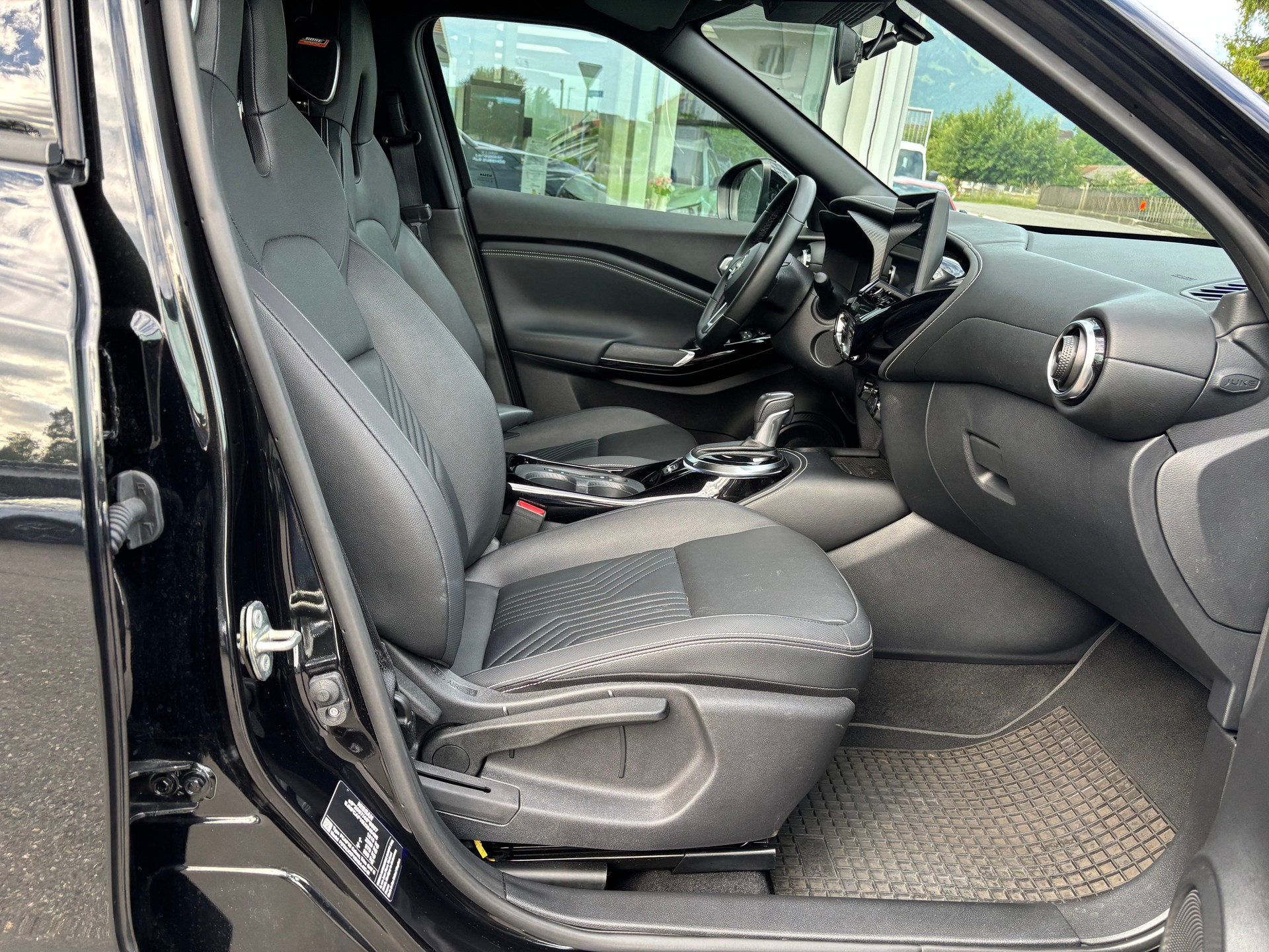 NISSAN Juke 1.6 FHEV Tekna-image-8